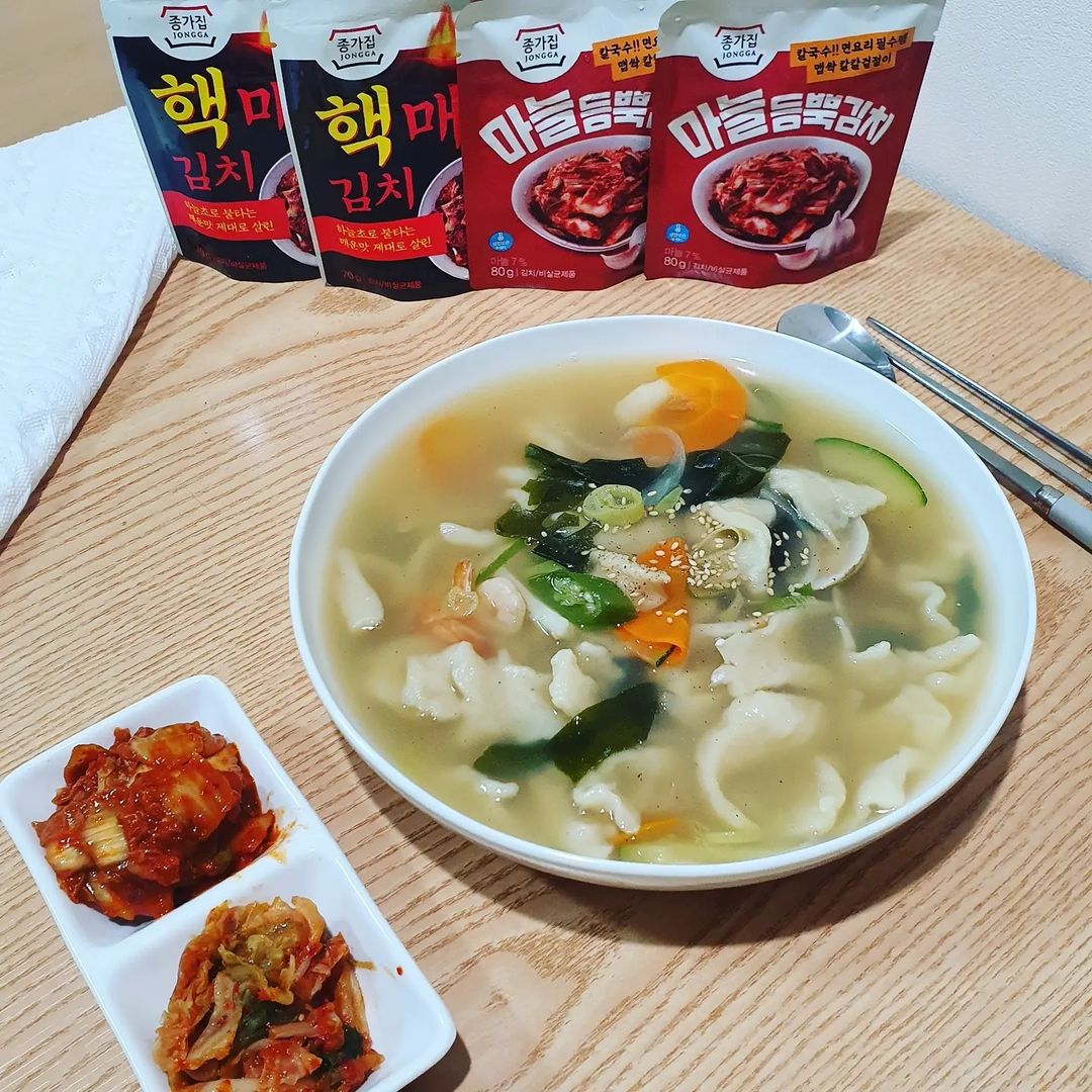보험요정땡구 on Instagram: “#협찬 #제품제공 종가집에서 새로나온김치✌ ✔마늘듬뿍김치는 칼국수맛집 수제비맛집가면 나오는딱그맛❣맵싹달달하니 요고요고 제취향이래요🙂 ✔핵매운김