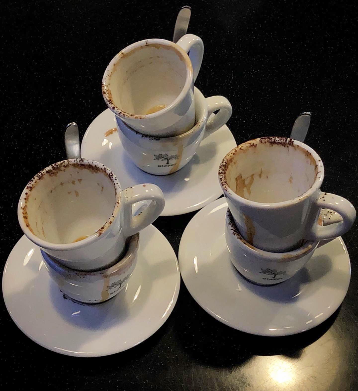 ☕️ 부띠끄 그레이어 (화순) 

▫️분위기 ★ ★ ★ ★ ★ 
▫️음식 ★ ★ ★ ★ ★ 
▫️재방문 ★ ★ ★ ★ ★ 

✔️ 이태리 나폴리식 에스프레소 코스 (14.0) 

커피를 코스로 즐길 수 있는 에스프레소바. 커피를 굳이 "코스"로 마신다고...? 싶었는데 아니 정말 한 모금 마셔보고... 이건 매일 열번도 더 마실 수 있겠다 싶을 정도로 진심 인생 커피 등극 😳 커피를 즐겨하는 가족 모두 만족했다 👍🏻 

마치 와인 마시 듯 입안에서 롤링하는 방법, 머금어야 하는 시간까지 상세하게 하나하나 다 설명해주신다. 각 커피별로 가진 히스토리도 들려주셔서 더 즐겁게 커피를 즐길 수 있었음! 
사장님들 제발 서울에도 진출해주세요,,,, 🙏🏻 

☑️탱자 Tip 

봉선동에도 있다고 하니 광주분들 부디 많이 가주세요. (부럽...🥲) 

#탱자_화순 

#부띠끄그레이어 #부띠끄그레이어화순점 #화순카페 #광주카페 #화순맛집 #화순 #화순여행 #먹스타그램 #맛스타그램 #먹스타맞팔 #먹팔 #내돈내먹 #먹방 #내돈내산 #내돈내먹리뷰 #데이트코스 #데이트장소 #데이트맛집 #데이트카페