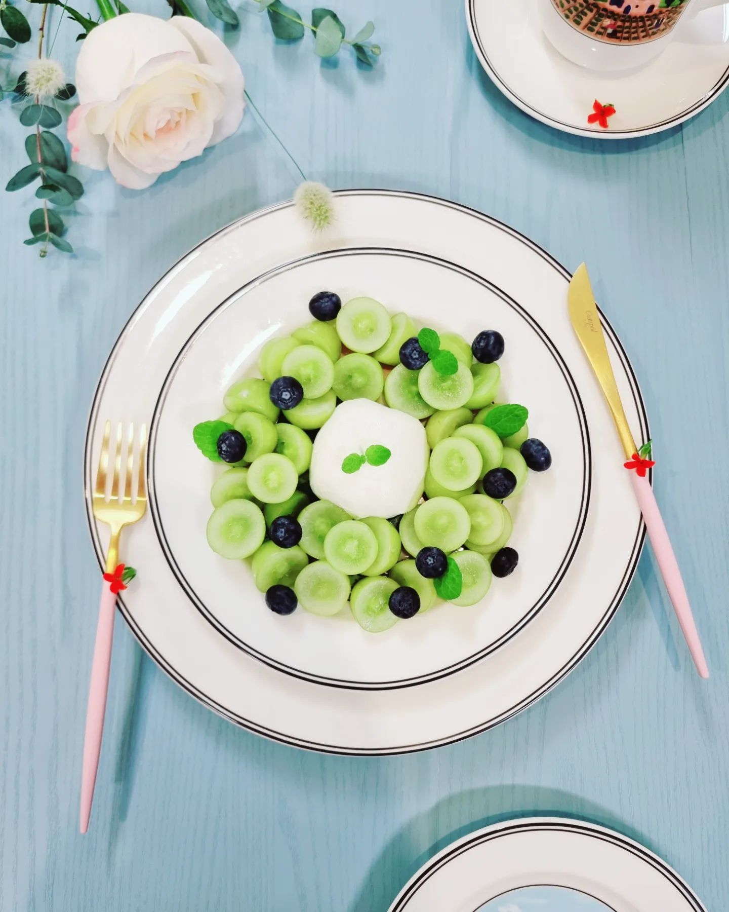 🙋‍♀️🌱🤍🫒😙 맛 시작해요🚴‍♀️⚘

🫒🤍🫐부라타치즈샐러드 만들어 뇸뇸😙😋 #yummy 

요아이 간편하게 만들 수 있고 맛도 훌륭하죠😚
🤍🫒둘이 만나니 꼬소하고😽 달콤😙💓

💁‍♀️ 🫒🤍3초레시피! 👩‍🍳이정현의 집밥레스토랑에서 참고하세요😘

🙌 모두들 기분 좋은 꿀시간보내세요 🙆‍♀️💚⚘

first.day_cook 🙌

#오늘뭐먹지 #부라타치즈샐러드 
#맛있다그램 #맛스타그램 
#먹스타그램 #먹부림
#홈쿡스타그램 #먹팔해요 
#instafood 
#instagood