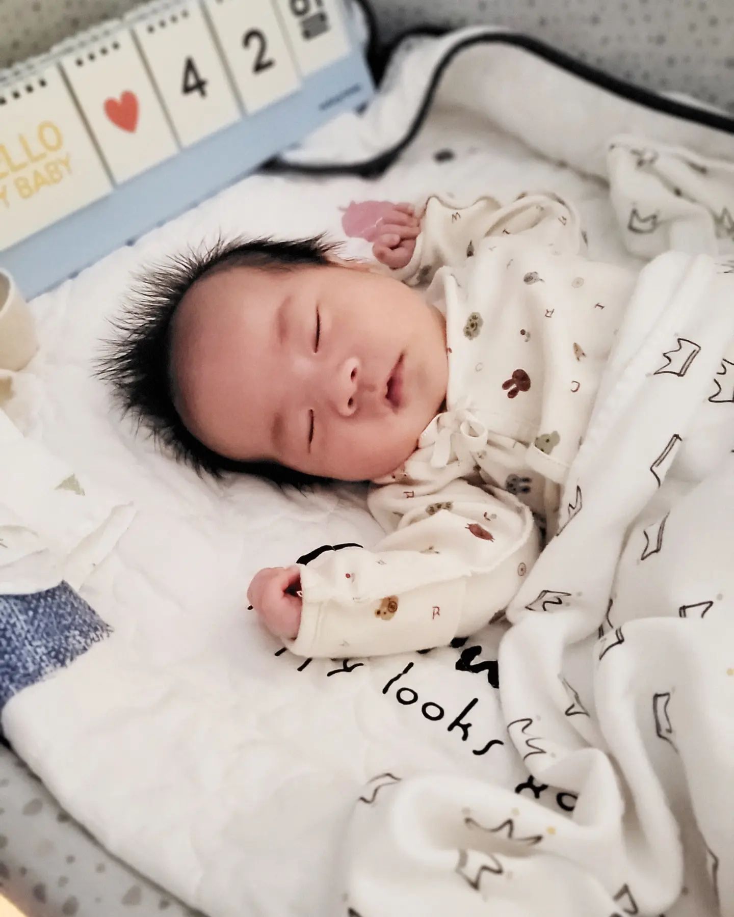 🐯
⠀
자유분방하게 자는편 ◡̈