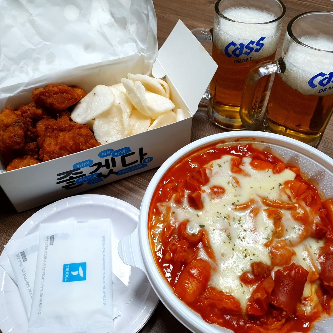 달달한 신혼 일상👰🏻‍♀️🤵🏻‍♂️ on Instagram: “#협찬 남편이랑 야식으로 #오떡후 에서 #오떡후치킨SET 를 먹어봤는데요! 오떡후는 처음 먹어보는 브랜드였는데 저 이제 여기 #단골