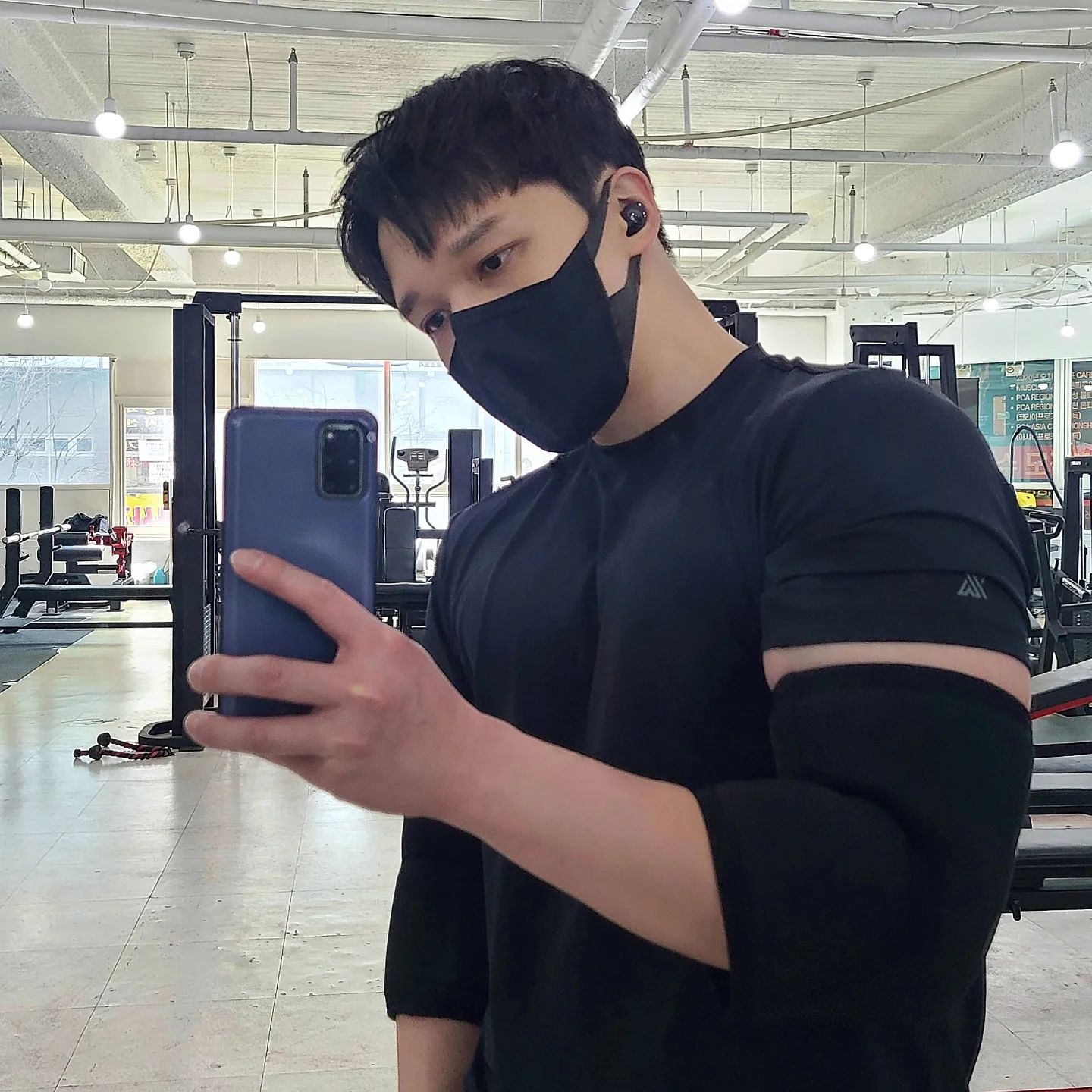 팔꿈치보호대
신세계!!🔥

중량 올라버렸다!!💪🏼