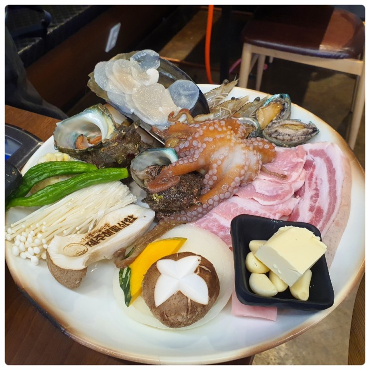 제주 서복공원 근처 서귀포올레시장 맛집 흑돼지해물삼합