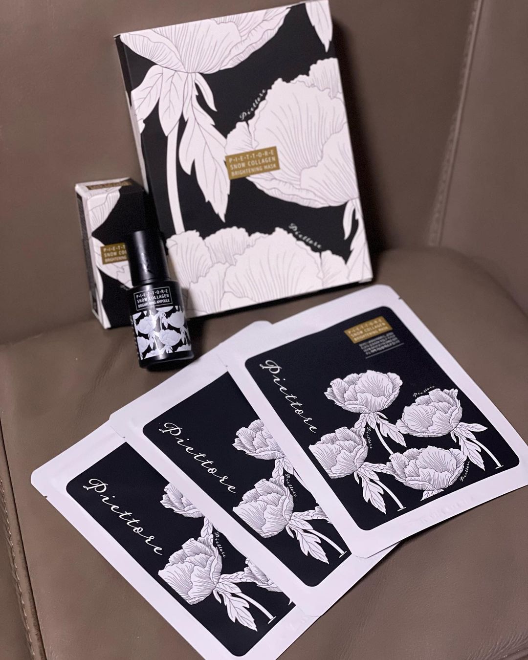 @winsome_dudu on Instagram: “#협찬 패키징도 너무 예쁜 피에토레 마스크팩&앰플 피부요철정리, 기미&잡티 제어, 화이트닝 효과까지 3 in 1 solution 이라 각질 제거부터 탄력 관리까지 한번에 해결 귀