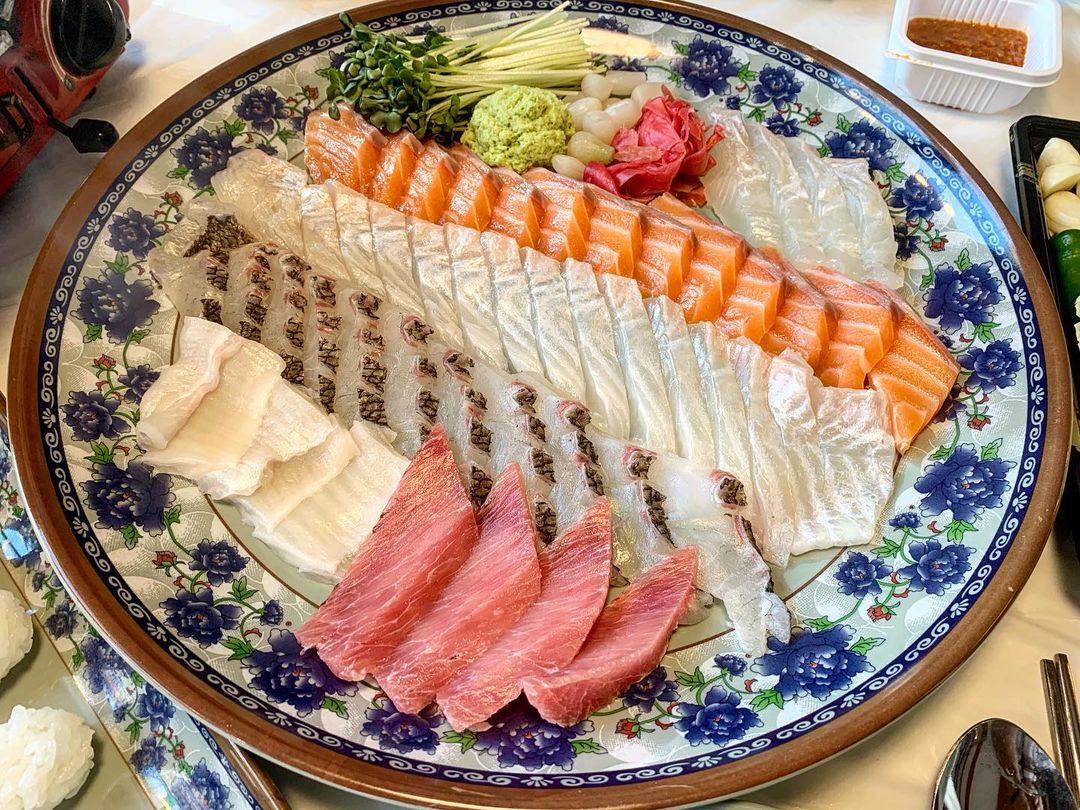 @winsome_dudu on Instagram: “하루종일 뒹굴 거리다가 집 청소 하고 빨래 돌리고 동댐 갔다가 드라마 정주행 요즈으으음 집콕이 제일 좋닼ㅋㅋㅋㅋ 비오는데 급 회땡기네🙄... 이슬이도 마시고