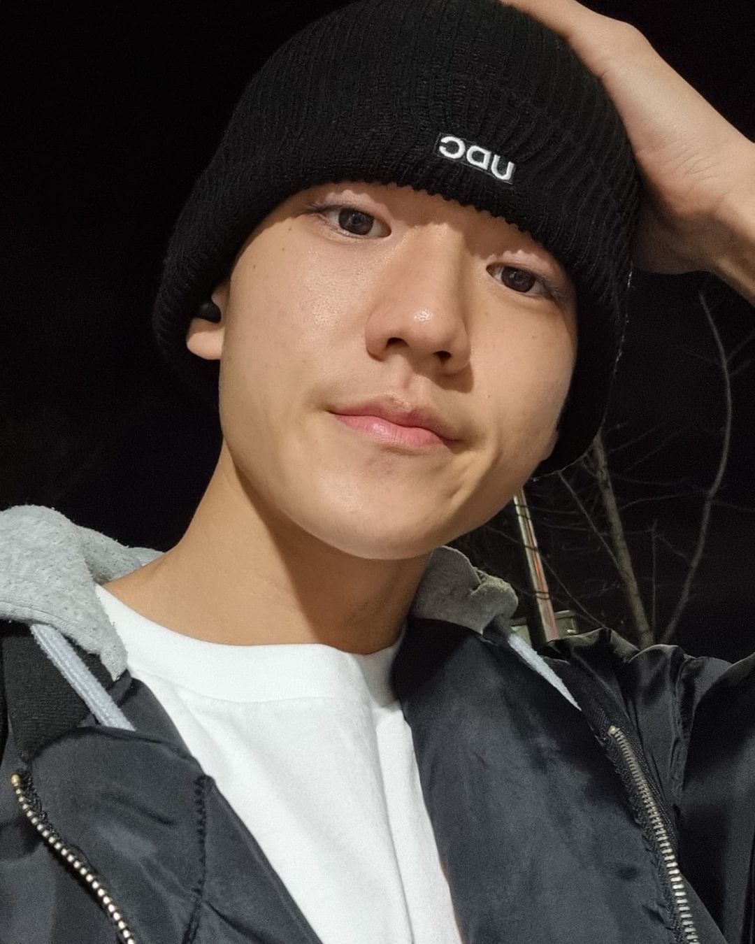 𝙆𝙮𝙤 𝙃𝙤𝙣𝙜 | 교홍 🇰🇷’s Instagram photo: “비니 쓰면 꼴뚜기됨”