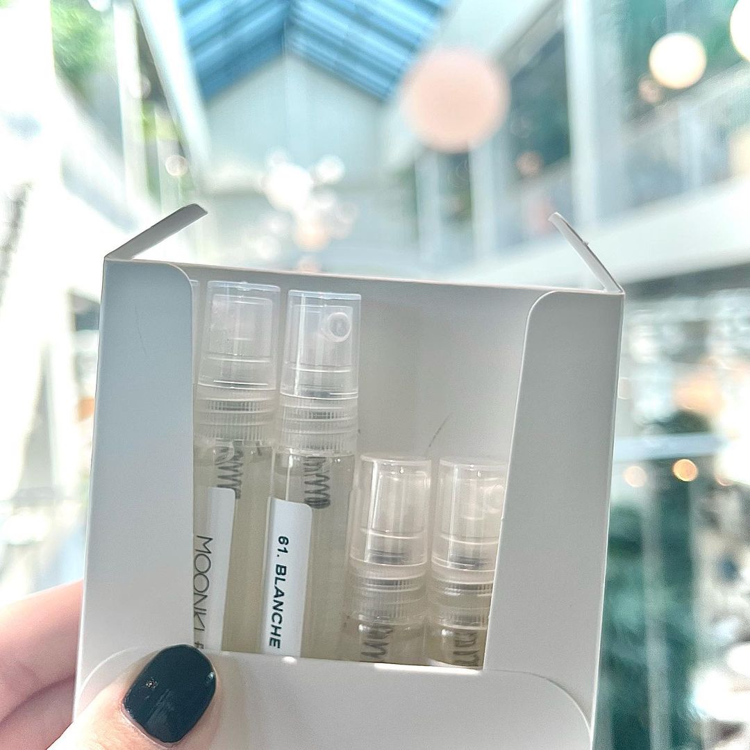정지은 on Instagram: “#협찬 이건 저만 알기에 너무 아까워서 정보 공유 하겠다고 스토리에 올렸던 향수예요. 제가 선택한 블랑쉬랑 도손,프리지아는 경험해본 적이 있는 향수라