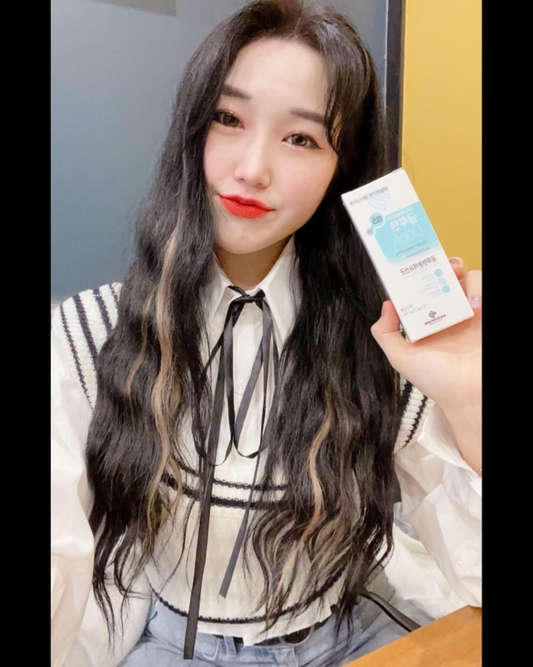 시연 on Instagram: “내 필수템 글루텐분해유산균 😎 제 주변분들은 알겠지만 ㅠㅠ단걸 너무 좋아하고 밀가루를 사랑하는 아이에여🥺 . 이제품은 장 손상 개선, 장벽 보호, 장내 염증 억제 효
