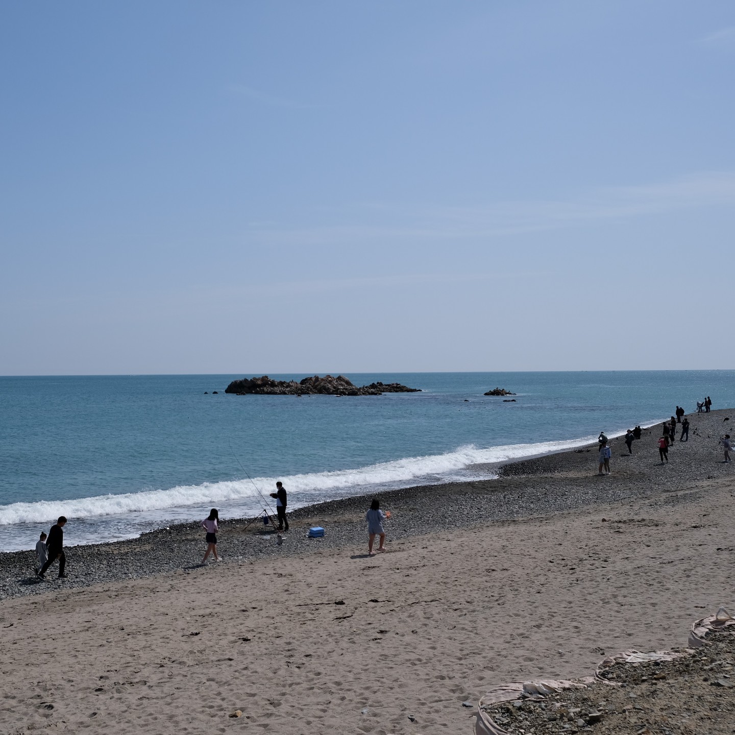🏖 문무대왕릉

✔ 신라 문무왕의 수중릉
✔ 갈메기떼 파도 풍경좋은
✔ 바다 앞쪽으로 무료 주차
✔ 맥반석 오징어 구이도 팜
✔ 일부러 가긴 그렇지만 지나는길에 들리면 좋음
✔ 해돋이 명소

#경주 #경주가볼만한곳 #경주해돋이명소 #해돋이명소 #경주해돋이 #경주바다 #동해바다 #문무대왕릉 #갈매기 #바다