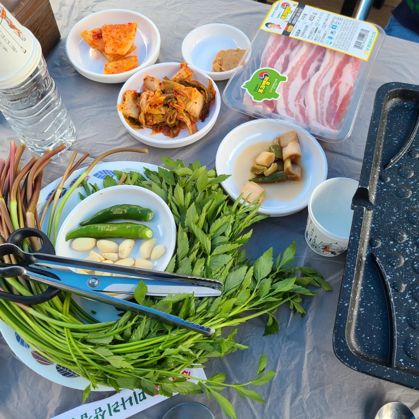 🌿 원동 미나리 삼겹살

✔️ 원동역 주변에 미나리 삼겹살 집이 많음
✔️ 개인적으로는 미나리 하우스 추천
✔️ 우리가간곳 3인분 + 미나리 49000원
✔️ 미나리 양이적었음ㅠㅠ
✔️ 꽃필때 생각남 😅

#원동 #원동미나리삼겹살 #미나리
#미나리삼겹살 #삼겹살