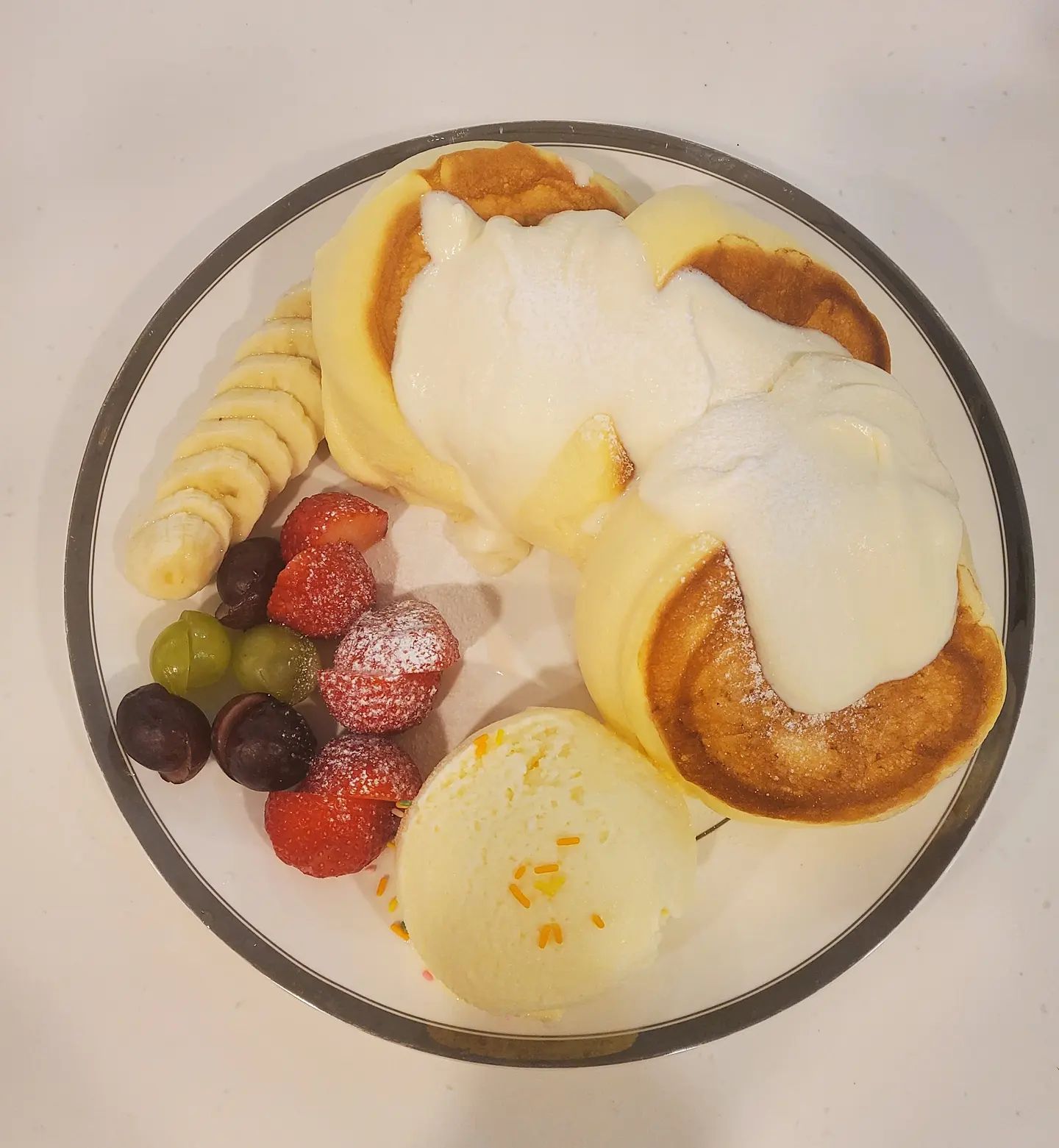Icecream fruit Pancake
