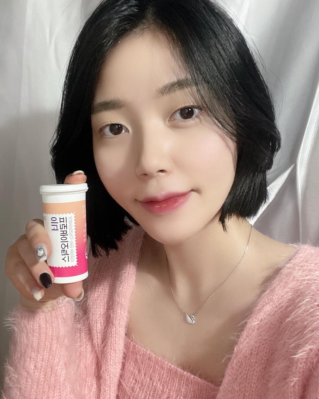 민지 on Instagram: “#협찬 @dr.rootem_ 오늘 소개해 드릴 제품은 #닥터루템 에 #이너프로바이오틱스 인데요! 이 이너바이오틱스는 건강한 한국여성의 질에서 유래해서 만든 특허 유산균이라고 합