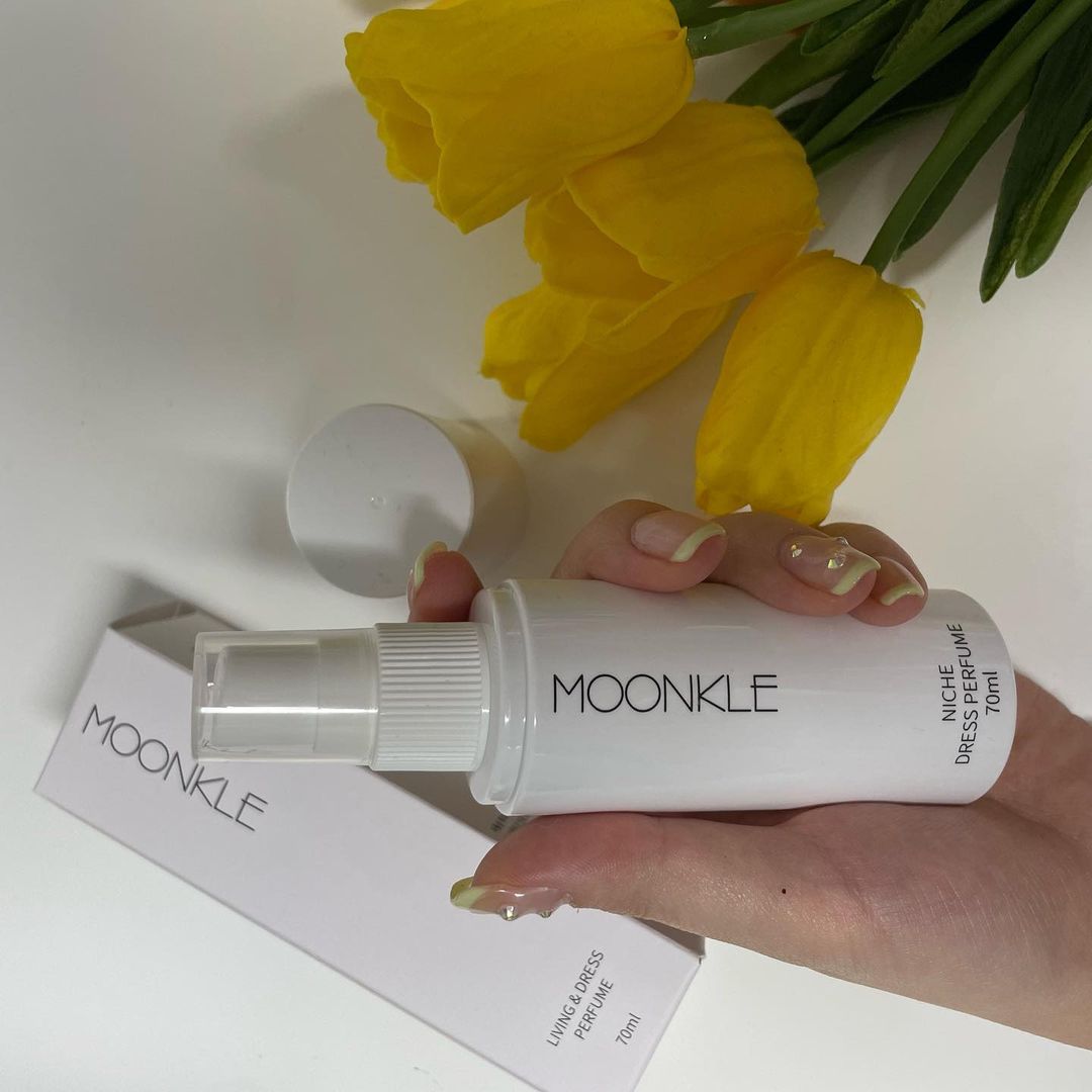 밍지 🧸💛 on Instagram: “#협찬 #뭉클섬유향수 니치향수 전문인 뭉클에서 드레스퍼퓸으로 탄생한 뭉클 섬유향수🤍🤍🤍🤍🤍 향이 오래가게 오 드 뚜왈렛 부향률로 담았어요!! 140종의 브