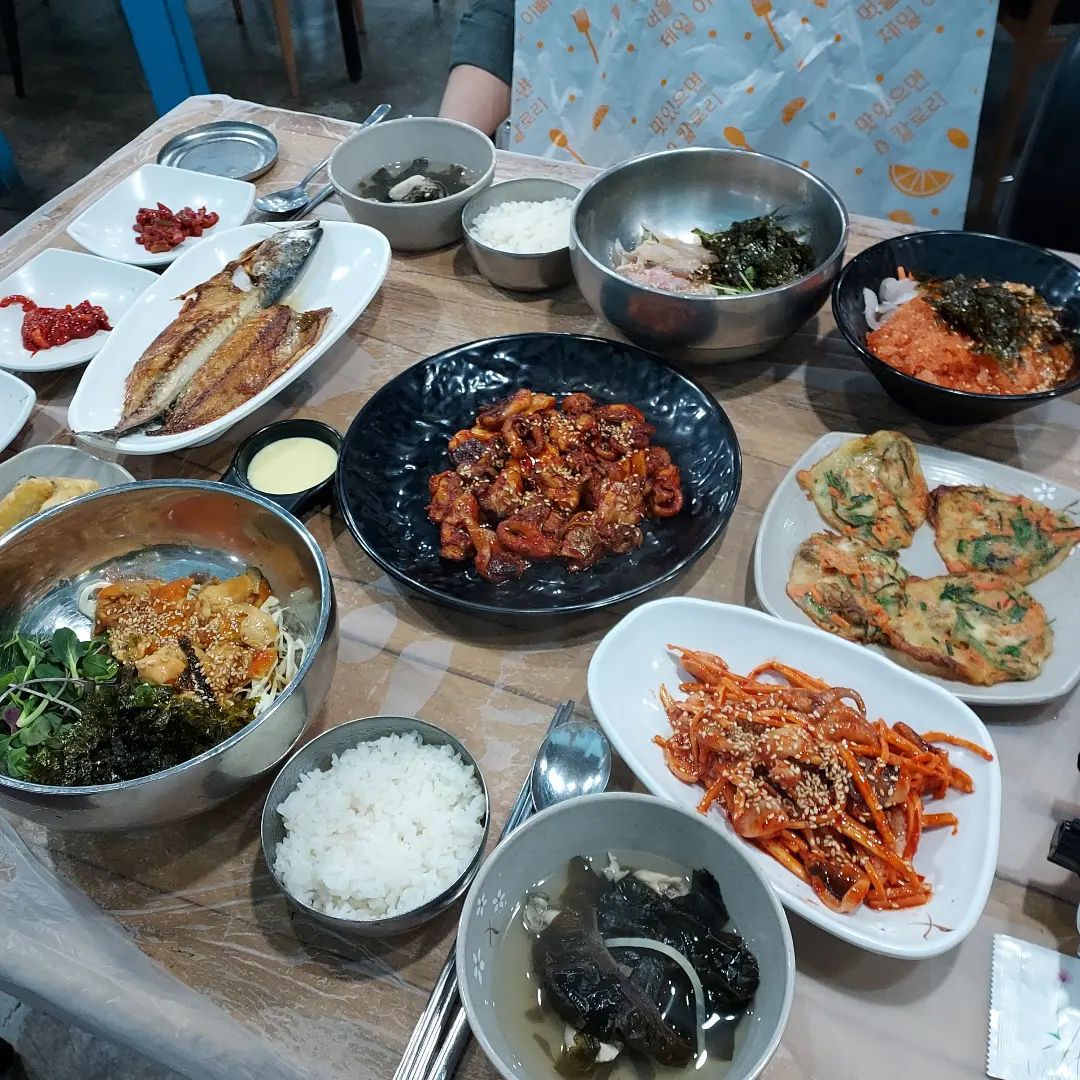 통영은 굴이지 💕
#신혼여행 #굴요리 #동피랑쭈굴 #동피랑맛집
#통영맛집 #통영맛집추천