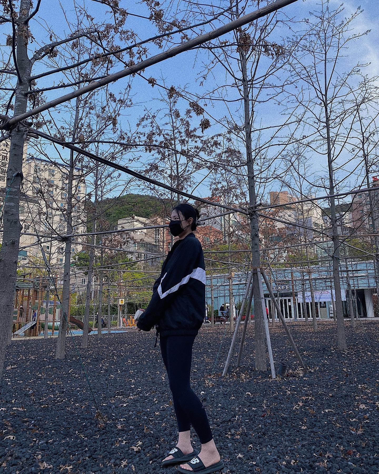 Stroll. 
#협찬
.
.
.
#클래파이 #프런투라인 #레깅스 #테스터스