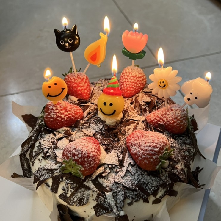 특이한 생일초가 가득한 “키치킹덤” 파티 케이크 초 추천
