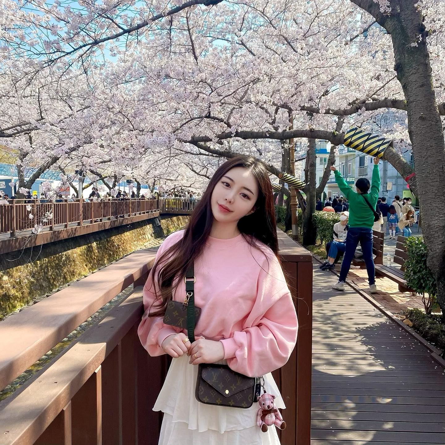 2년만에 #벚꽃놀이 라니 흑...😥
핑크세상너무 좋은데 짧다...