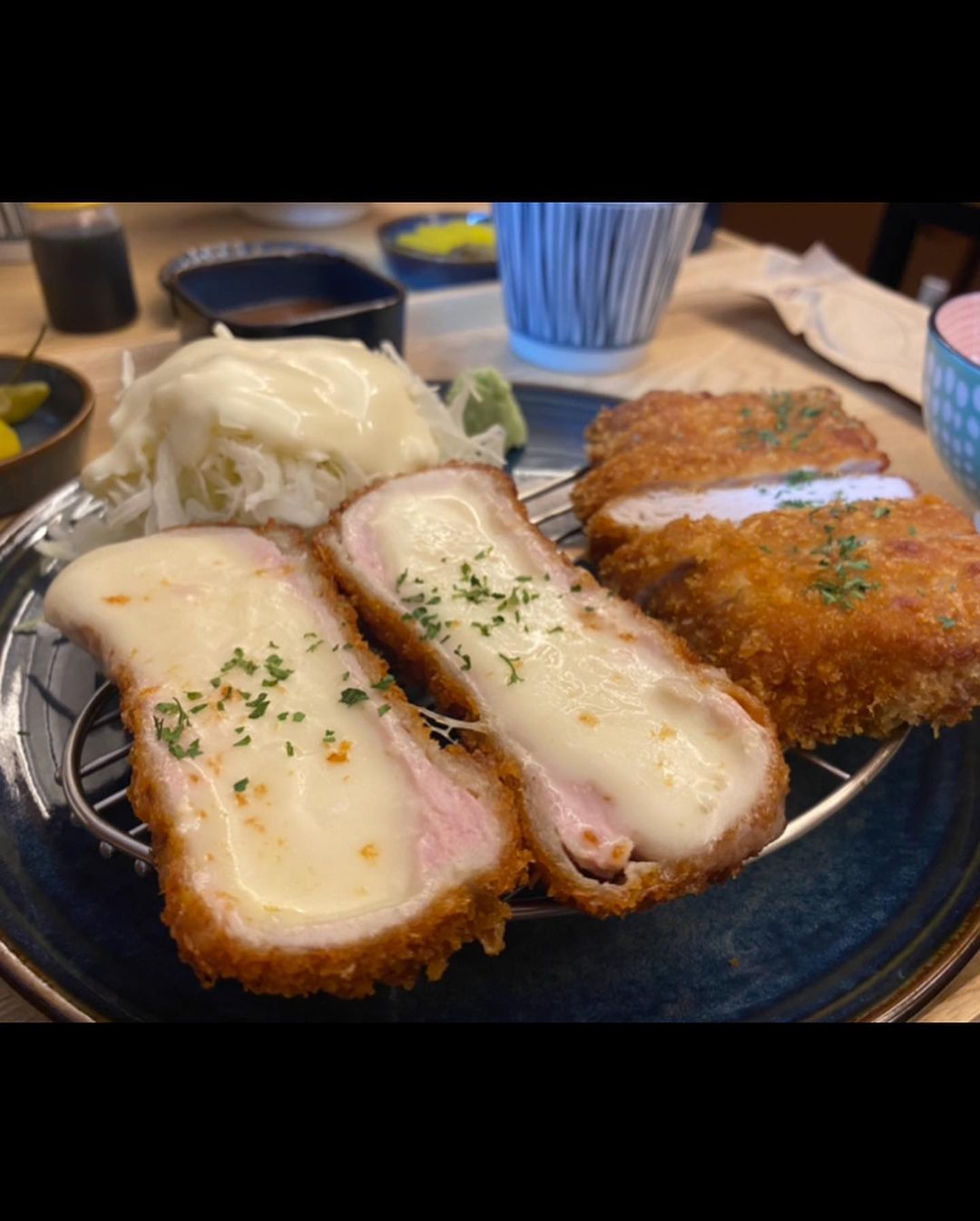@96.jihyun on Instagram: “<차연식당> #협찬 이지만 너무 맛있게 먹고왔어요😆 면목동에도 고급진 돈까스집이 생겼어요! 조용해서 혼밥하기에도 너무 좋을 것 같습니당 ෆ 식당 분위기도 너무