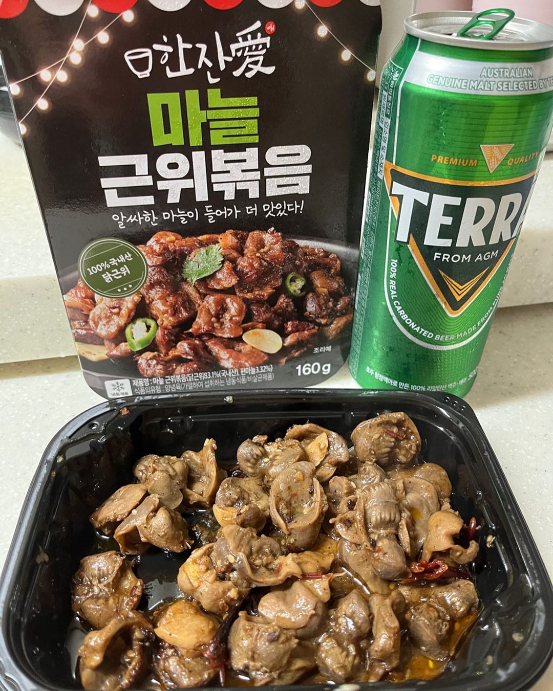 다감이의 하루🤍’s Instagram photo: “🍻 #광고#협찬#닭목살#닭목살구이#냉동안주#홈술#혼술#닭똥집#닭근위볶음#육퇴후한잔 육퇴 후 협찬 받은 마늘근위볶음이랑 한잔 했어요! 근데 이거 진