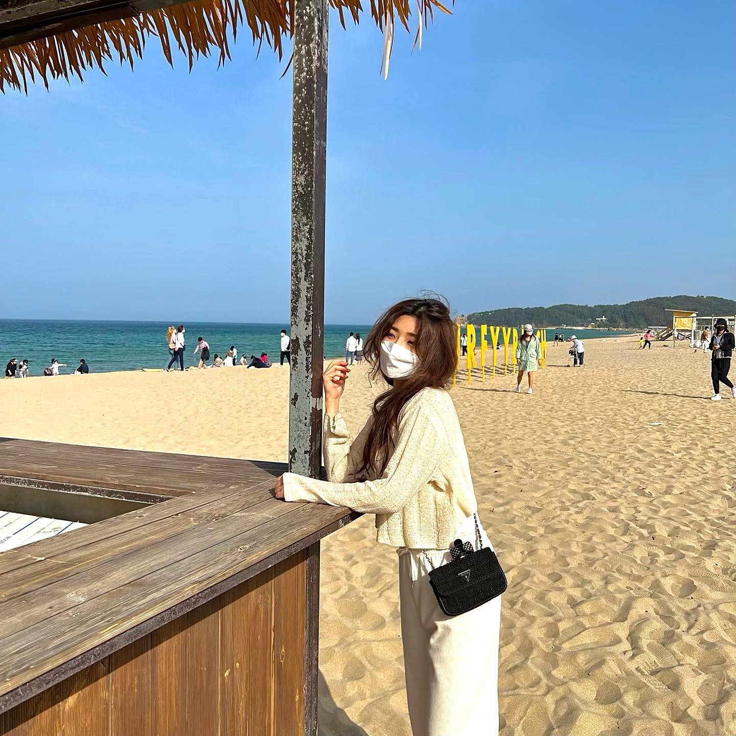 피치크러쉬 먹고 취한 여자🍹