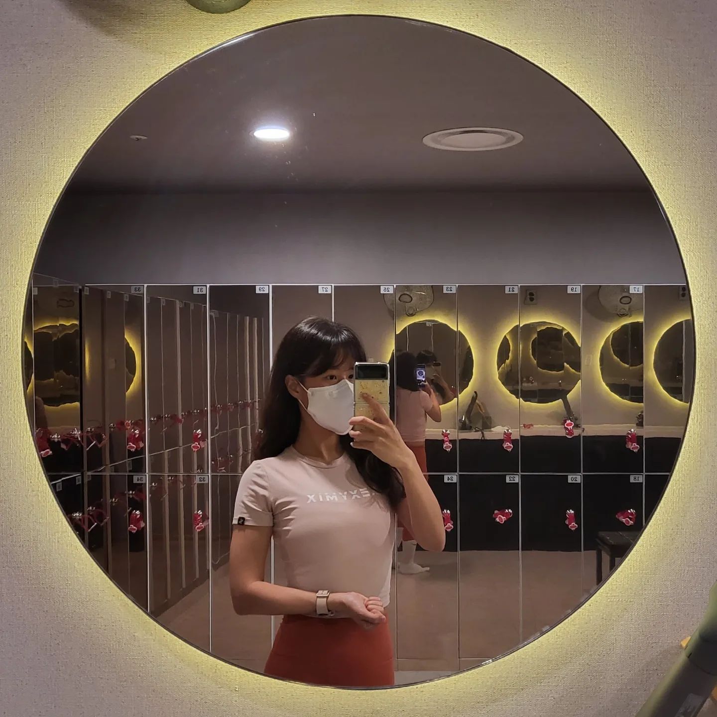 220428 #혜디니_가슴 #혜디니_팔
지방의 힘으로 벤치증량💪
바프 준비할때는 20kg도 바들바들 떨면서 겨우 3개 했는데,
이제는 8-10개는 할 수 있게 됐어요🤟
25kg로 10개 할 수 있는 날도 금방 왔으면 좋겠네요🙏🙏
.
#벤치프레스 15kg x 1set, 20kg x 3set, 25kg x 1set
#벤치프레스머신 10kg x 4set
#미니푸쉬업 20회x4set
#라잉트라이셉스익스텐션 각3kg x 3set, 2kg x 1set
#덤벨컬 3kg x 4set
#실내자전거 30min