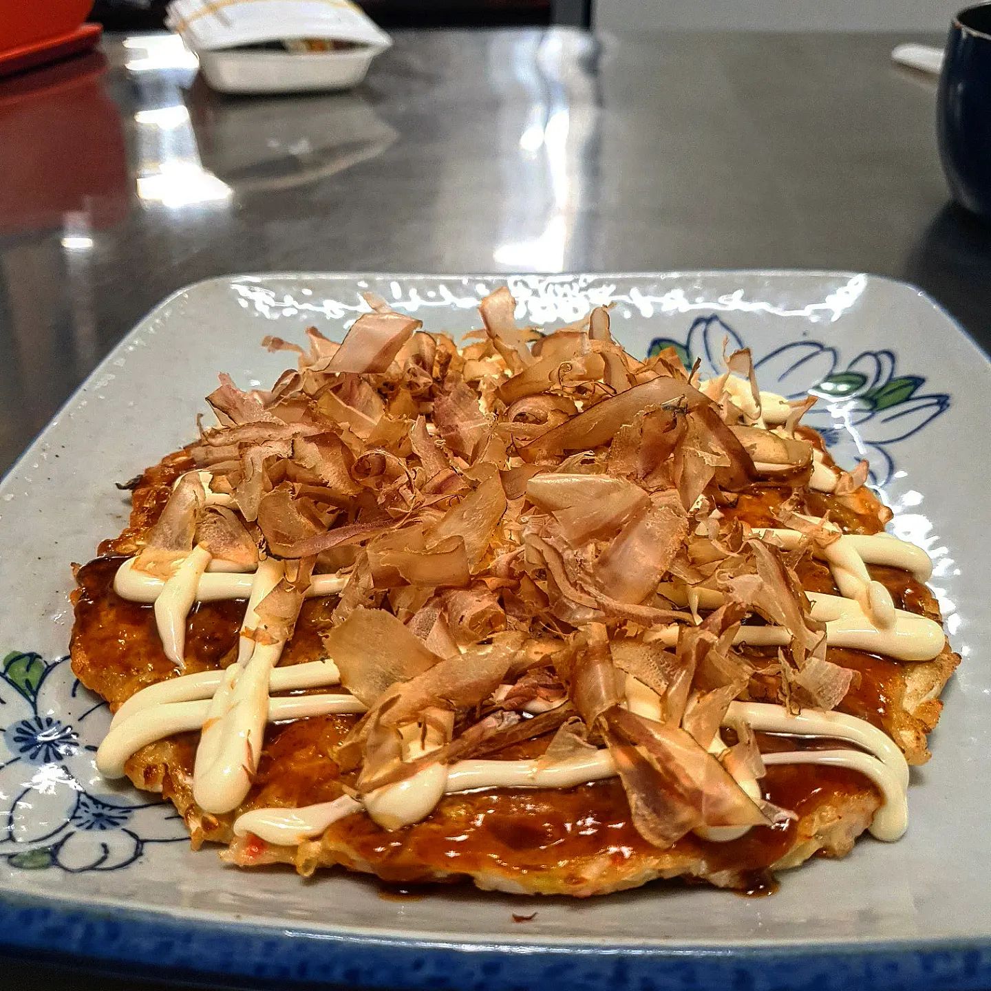 🔪음식점에서 일하면 좋은점 3🔪

일본 🇯🇵 유학파 출신 점장님께서 만들어주신 오꼬노미야끼🤤🤤 
뜨끈뜨끈할때🔥 먹으니 아주 꿀맛..😉
아삭아삭한 양배추 식감과 달콤짭짤한 소스는 최고!!👍👍 마요네즈는 말해뭐해🤤🤤🤤

.

.

.

.

.

#먹스타그램 #맛스타그램 #맛집수집 #맛집수집가 #음식스타그램 #푸드스타그램 #먹부림 #일식 #일본식 #오꼬노미야끼 #오꼬노미야끼맛집 #오사카 #오사카식 #오사카식오꼬노미야끼 #오코노미야끼 #가쓰오부시 #마요네즈 #양배추 #식감 #지글지글 #꾸물꾸물 #먹팔 #먹팔맞팔