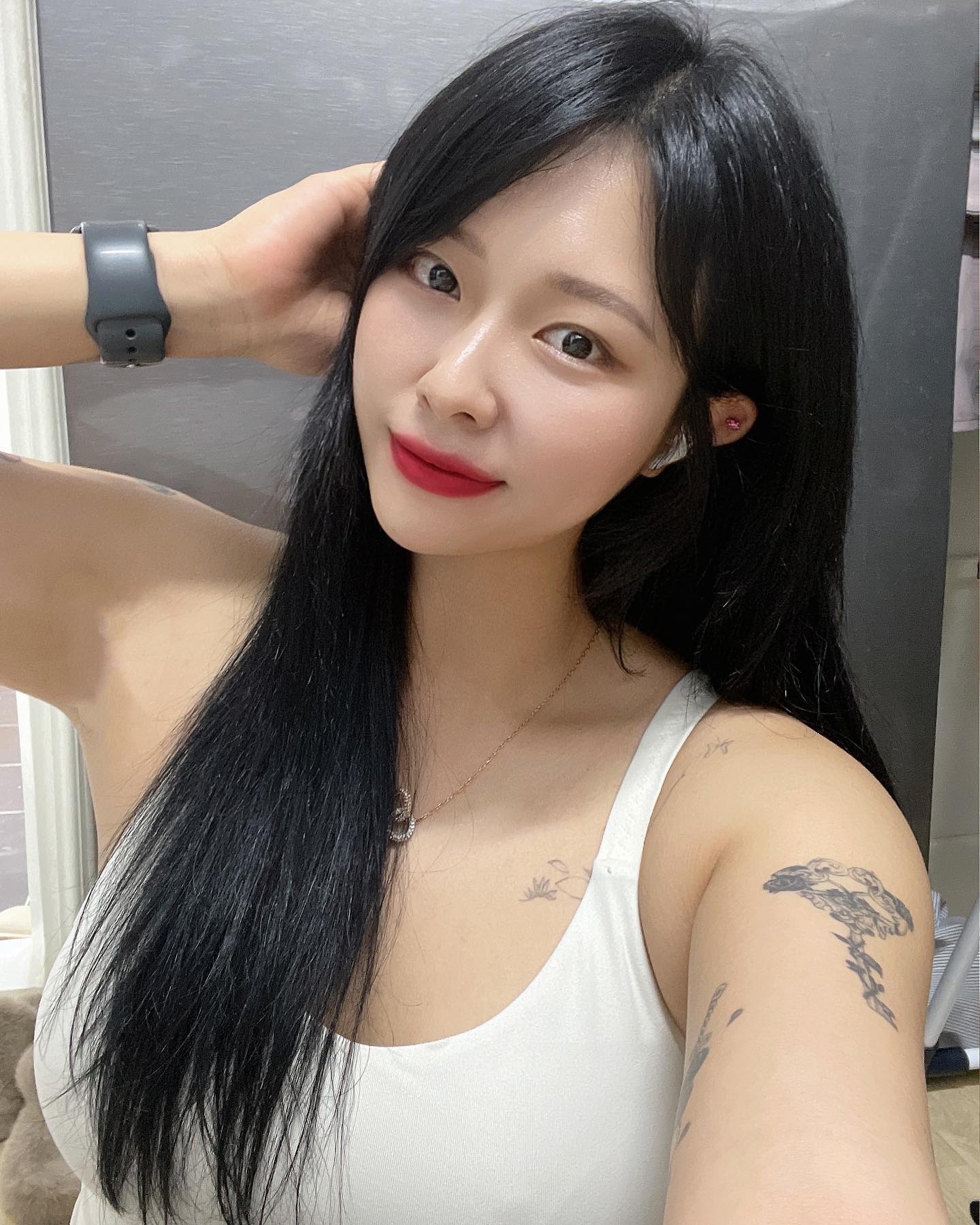 .
.
이번 주는 4월 마감 땜에 운동 못하구
다음 주는 2차 중간고사 때문에 운동 못하구,,🤦🏻‍♀️
아 제발 내맘대로 살게 해조! 뿌엥!!!!!｡ﾟ(ﾟ´ω`ﾟ)ﾟ｡
.
.
#셀피 #셀카 #젝시믹스