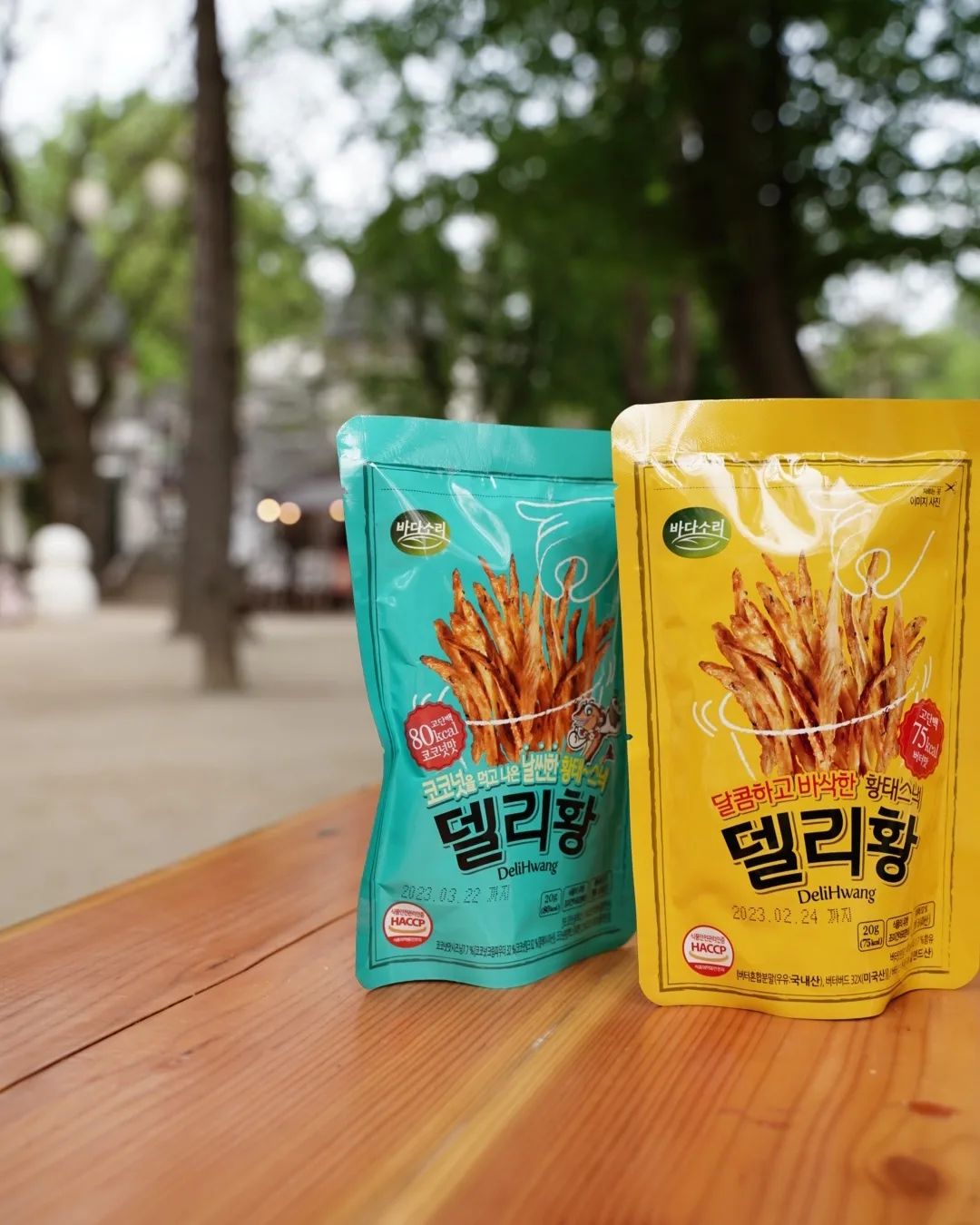 less is more on Instagram: “#광고 비수기 평일이라 주전부리 살곳이 다 닫혀있던 남이섬 #델리황 챙겨간게 신의 한수였어요 오리지널은 아기 간식으로도 좋고 매콤한맛은 막걸리 안주로 코코넛