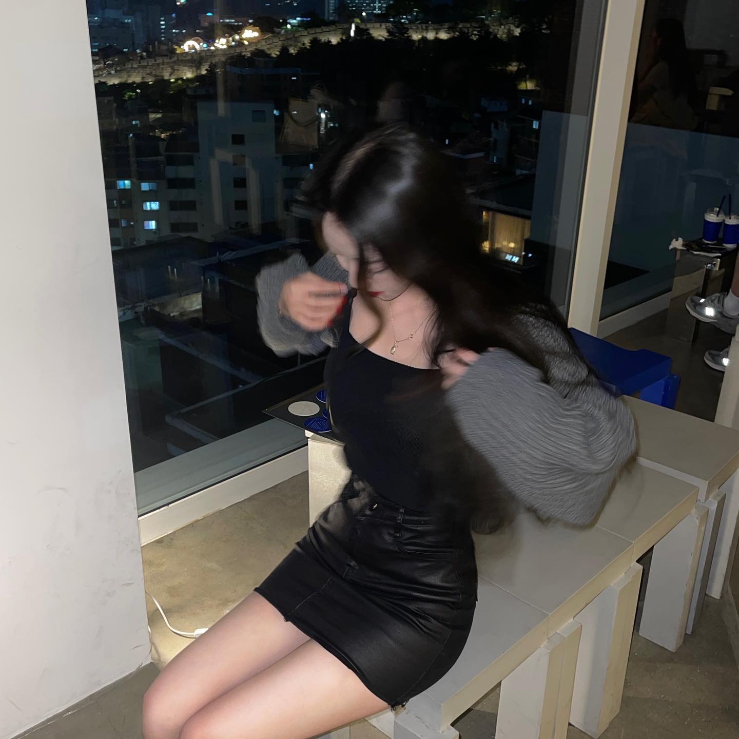 노느라 피곤해 죽겟써