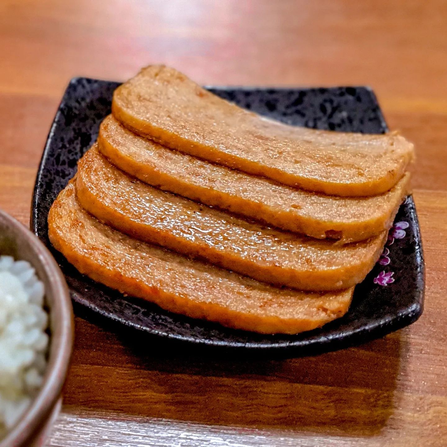 👮‍♂️밥도둑 검거완료!👮‍♂️

흰쌀밥에 노릇노릇 스팸 하나면 밥순삭🔥🔥
언제 먹어도 변함없는 존맛탱 조합 최고😊😊

.

.

.

.

.

.

.

.

.

#먹스타그램 #맛스타그램 #맛집수집 #맛집수집가 #음식스타그램 #푸드스타그램 #밥상스타그램 #오늘의밥 #밥도둑 #밥도둑검거 #밥도둑체포 #스팸 #스팸요리 #스팸구이 #햄구이 #스팸후라이 #흰밥 #쌀밥 #흰쌀밥 #쌀밥에스팸 #흰밥에스팸 #흰쌀밥에스팸 #밥도둑조합 #꿀맛조합 #밥순삭 #밥삭제 #먹팔 #먹팔맞팔
