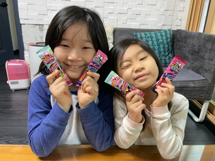 [유앤아이트레이드] 찐톡 소리나는 피리캔디 사탕먹고 피리불고 춤도추고 즐거운 간식