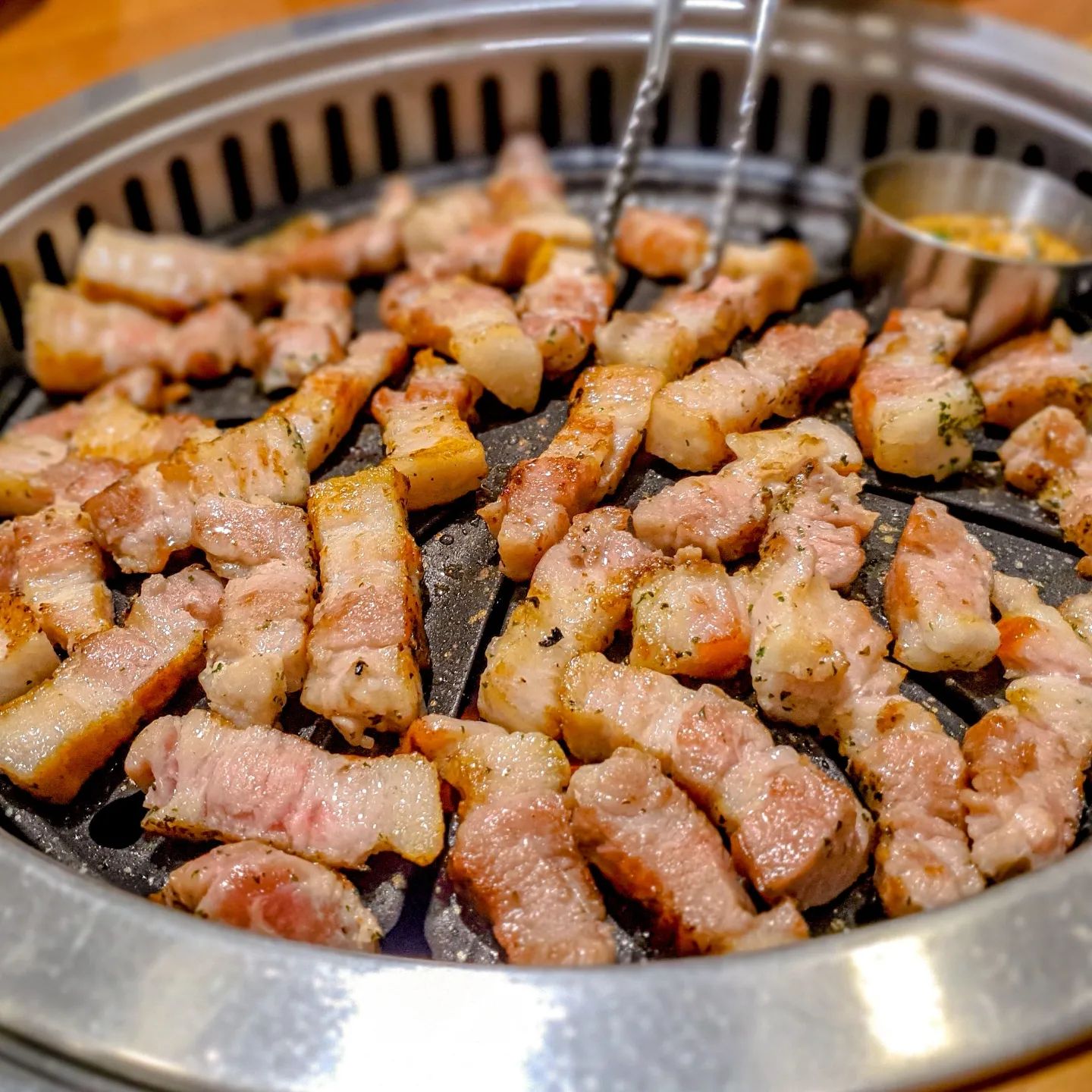 🥩인생은 고기서 고기🤤🥩

돈짝 재방문했습니당😁
언제 먹어도 짱맛!! 삼겹살은 항상 옳다💗
늘 그자리에서 날 기다려주는 고기집😁
오늘도 잘먹었습니다😚😚

돈짝 리뷰는 피드에 있습니당😉

.

.

.

.

.

.

.

#맛스타그램 #먹스타그램 #음식스타그램 #푸드스타그램 #맛집스타그램 #맛집수집 #맛집수집가 #맛집탐방 #맛집리뷰 #삼겹살
#창원맛집 #창원맛집추천 #용호동맛집 #용호동맛집추천 #고기집 #고깃집 #뚱겹살 #삼겹살맛집추천 #용호동삼겹살 #워터에이징 #돈짝 #용호동돈짝 #고기맛집 #돼지고기 #돼지고기맛집 #먹팔 #먹팔맞팔