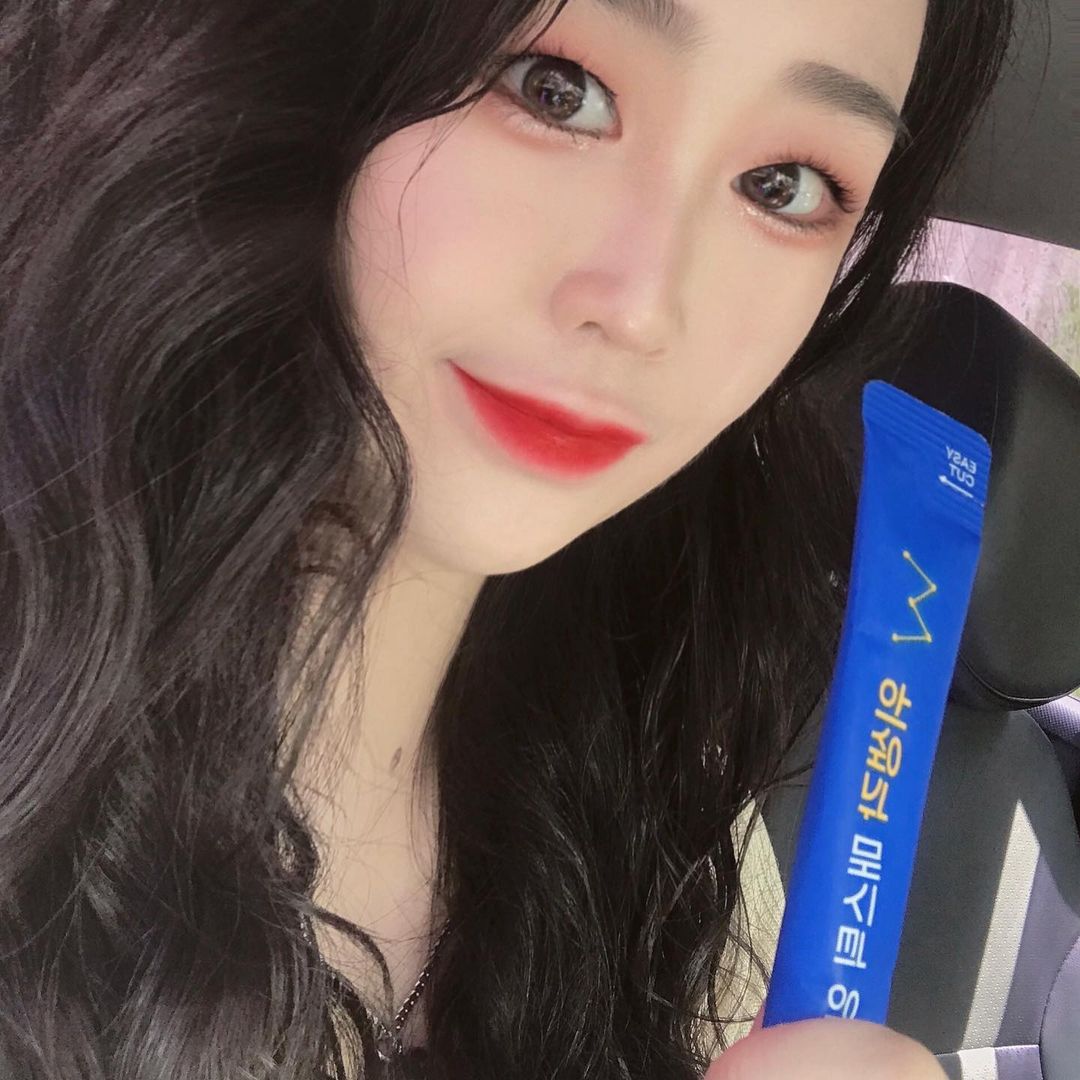 J̷u̷o̷k̷ on Instagram: “#광고 #협찬 #제품제공 #제품협찬 #리뷰 이번 리뷰는 🤍< 루킨 > 위생각 매스틱 양배추 스틱🤍 평소 위가 안좋은 릴리.. 하지만 매운 음식을 좋아해 병원을 끊었다죠..