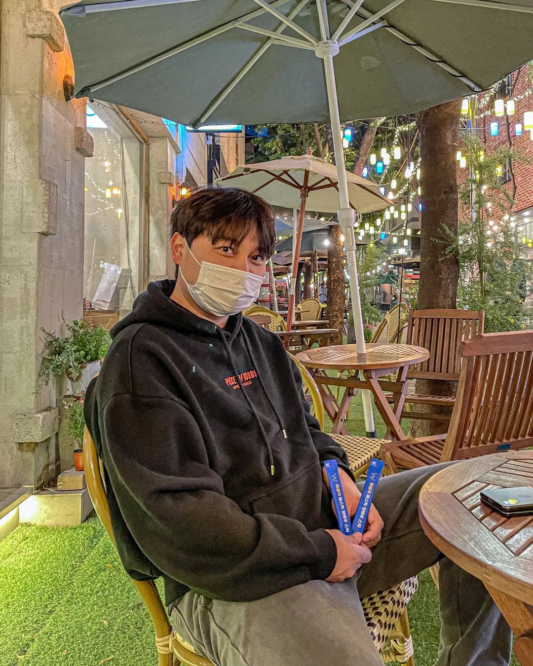 오인영 on Instagram: “#광고 x @lookinkorea_official 쉼없이 백패킹에 등산에 런닝에 그만큼 쉼없던 술자리와 야식에... 언젠가부터 너무 더부룩하고 답답했던 위장 양배추즙이 위에 좋은건 알고 있