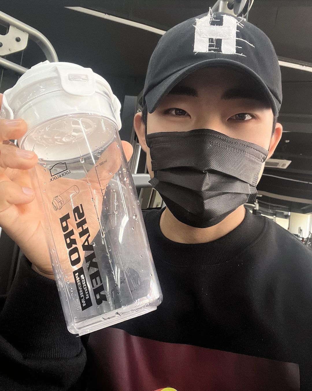 김예빈 on Instagram: “#광고 ✔️락앤락 프로쉐이커 프리미엄 690ml✔️ 기존에 쓰던 쉐이커통이 오래돼서 슬슬 바꿔야지했는데 타이밍 좋게도 쉐이커통 협찬을 받았네요😁 다들