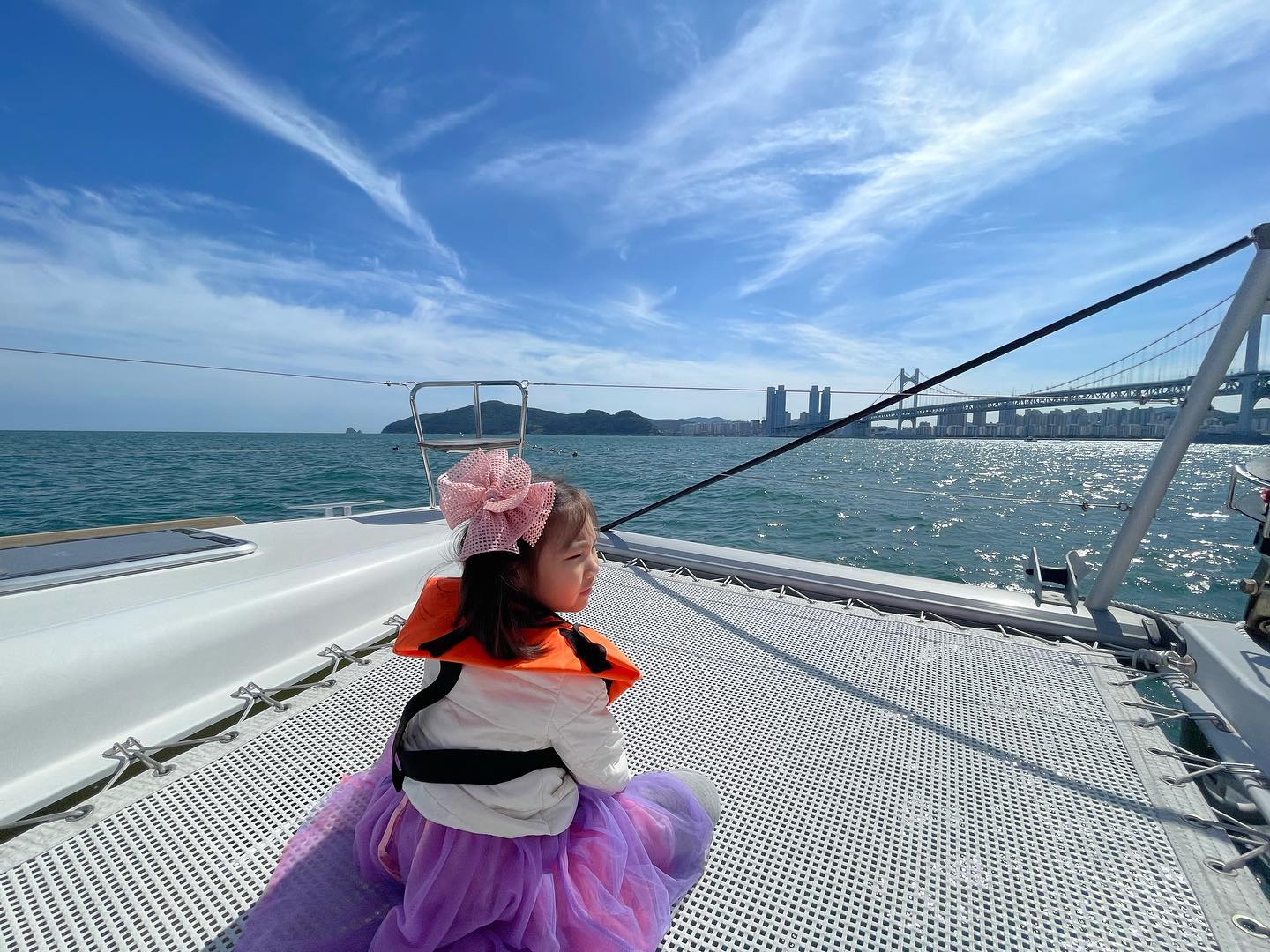 우래기들 첫 요트🛥탄날 

인생샷 하나씩 남겨옴🤭

무서워 할 줄 알앗는데

바람을 즐기다 왔네ㅋㅋㅋㅋㅋㅋ

#지난주말기록#부산여행#요트여행