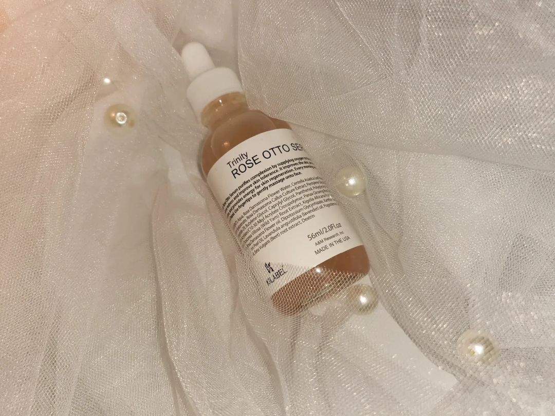 터리 on Instagram: “#협찬 키라벨 트리티니 로즈 오또 세럼 (로또세럼) 56ml 💕 매일 아침, 저녁 에센스 단계에서 사용하래서 사용중~~ 요즘 피부톤도 칙칙하고, 모공도 넓어지는게 보이고 건조