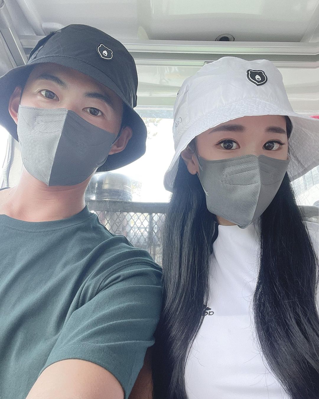 🌸손공주🌸 on Instagram: “세상 힙한 스트릿 감성의 골프웨어브랜드❣️ 우리취향저격💋..💕 #협찬 #골든베어 #골프스타그램 #골프웨어 #커플룩 #럽스타그램 #운동하는여자”