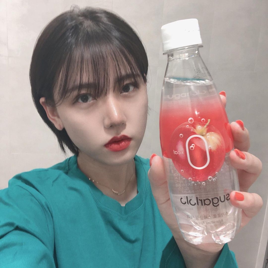 재영🇰🇷☕️📖🎤🎥 on Instagram: “✔️ 👉 0️⃣kcal 👉 설탕 ZERO(에리스리톨 사용) 👉 무색소, 무보존료 👉 해썹(HACCP) 인증 👉 하루 2,3병 이상 섭취해도 무방 👉 복숭아,사과,레몬,샤