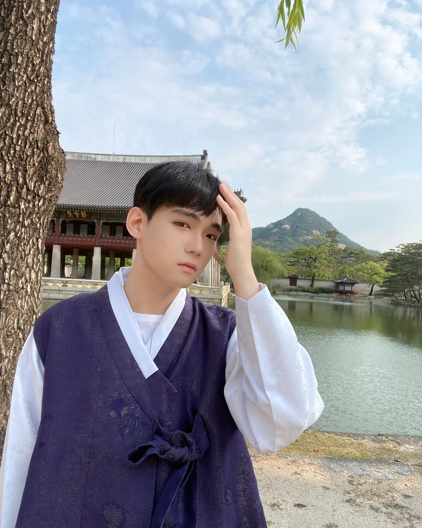 경복궁 한복소년

#한복 #hanbok #경복궁 #좋아요 #선팔 #likeforlikes #likeforfollow #follow #좋아요테러 #좋아요반사 #좋반 #좋반테러 #좋테 #좋아요그램 #선팔하면맞팔 #맞팔 #맞팔환영 #daily #데일리 #韓国 #いいね返し