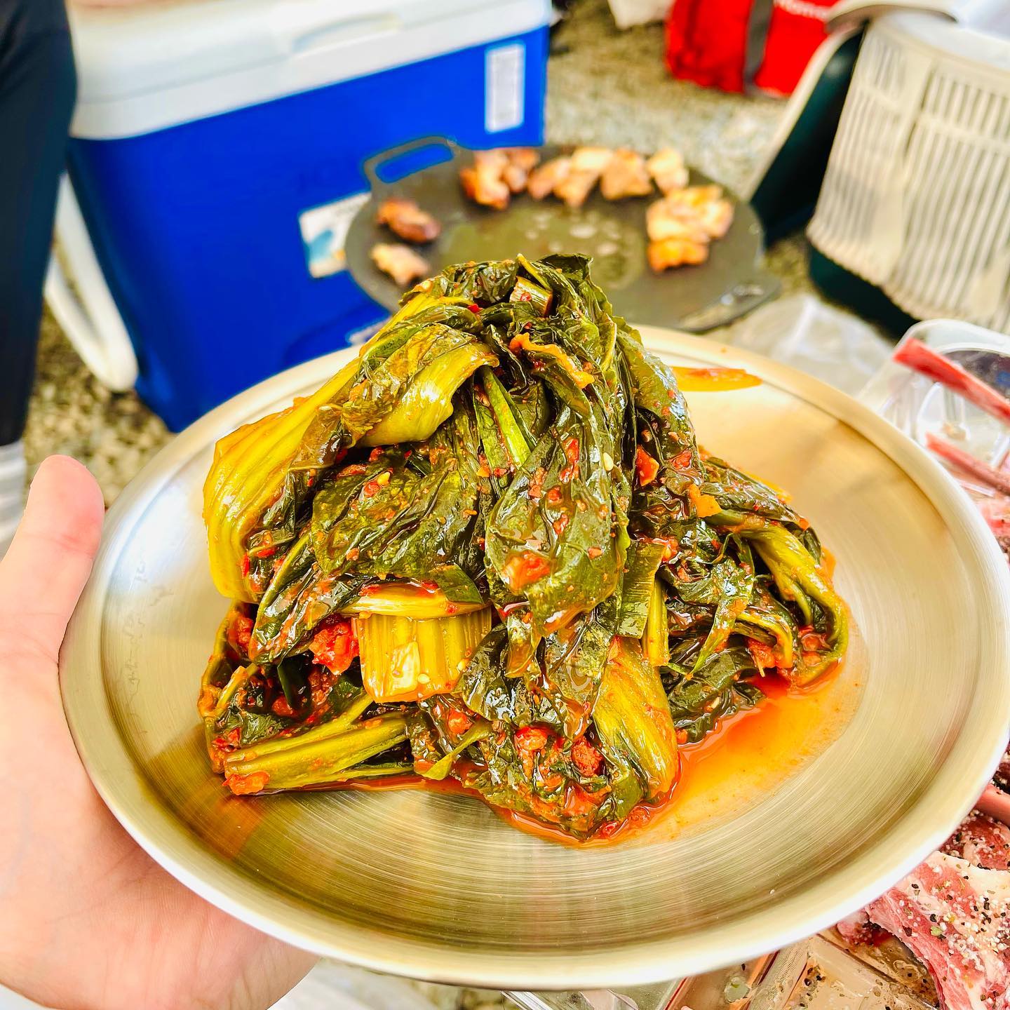 ‘업체로부터 제공받은 제품입니다’

웅순네김치 숙성갓김치(1kg) 새롭게 출시🥬🌶

여수 돌산갓만을 사용하여 만든 갓김치🥬🌶
냉장고에서 3일 저온숙성된 갓김치를 4일째 포장하여~
5일차에 배송 받았어요오🚛🚚 너무 맛있더라구요😋😋
맛있게 익은 김치를 받아서 바로 드시고 싶은신분들은~
숙성 갓김치를 주문‼️ 
생지를 좋아하시는 분들은 그냥 갓김치를 주문하면 되요🥬

1996년부터 지금까지 강남지역 주요 아파트 단지에 직판중‼️
강남 주부들이 줄서서 사먹는다는 입소문난 김치래요😁😄
위생이 중요한 요즘 HACCP에서 인증 받은 업체🏢👍🏻
매일 새벽 가락시장에서 품질 좋고 신선한 야채를 공수해서🚛
김치를 만든다고 하네요~😁😄😋

사과, 배 등을 넣어 천연 단맛을 내고, 까나리, 멸치, 새우젓 등
배합을 해서 천연양념을 사용해 뒷맛이 되게 깔끔해요🐟🦐
1kg단위로 판매하고 있어서 개인적으로 혼자사는 자취생이나 
신혼부부들에게 가장 추천👍🏻👍🏻 부담스럽지 않아서 좋아요❤️
평일기준 오전 8시⏰ 주문건까지 당일생산과 당일출고 하는
시스템을 고수한대요🚚🚛

김치뿐만 아니라 10가지 이상의 밑반찬도 판매하네요🍛🍲
라면, 밥이랑 먹어도 맛있지만, 캠핑장가서 고기랑 먹은~🐷
구운 갓김치는 정말 눈물나게 맛있었어요🏕🥬🌶
가족들이랑 친구들도 다들 너무 맛있다고 좋아하네요😆😁😄
벌써 다 먹어버려서 주문하려구요🤩🤩

🏷 구매링크 : http://naver.me/GLu1Pl7U

#맛있는김치 #갓김치 #김치주문 #김치택배 #김치1kg #웅순네김치 #숙성갓김치 #갓김치1kg