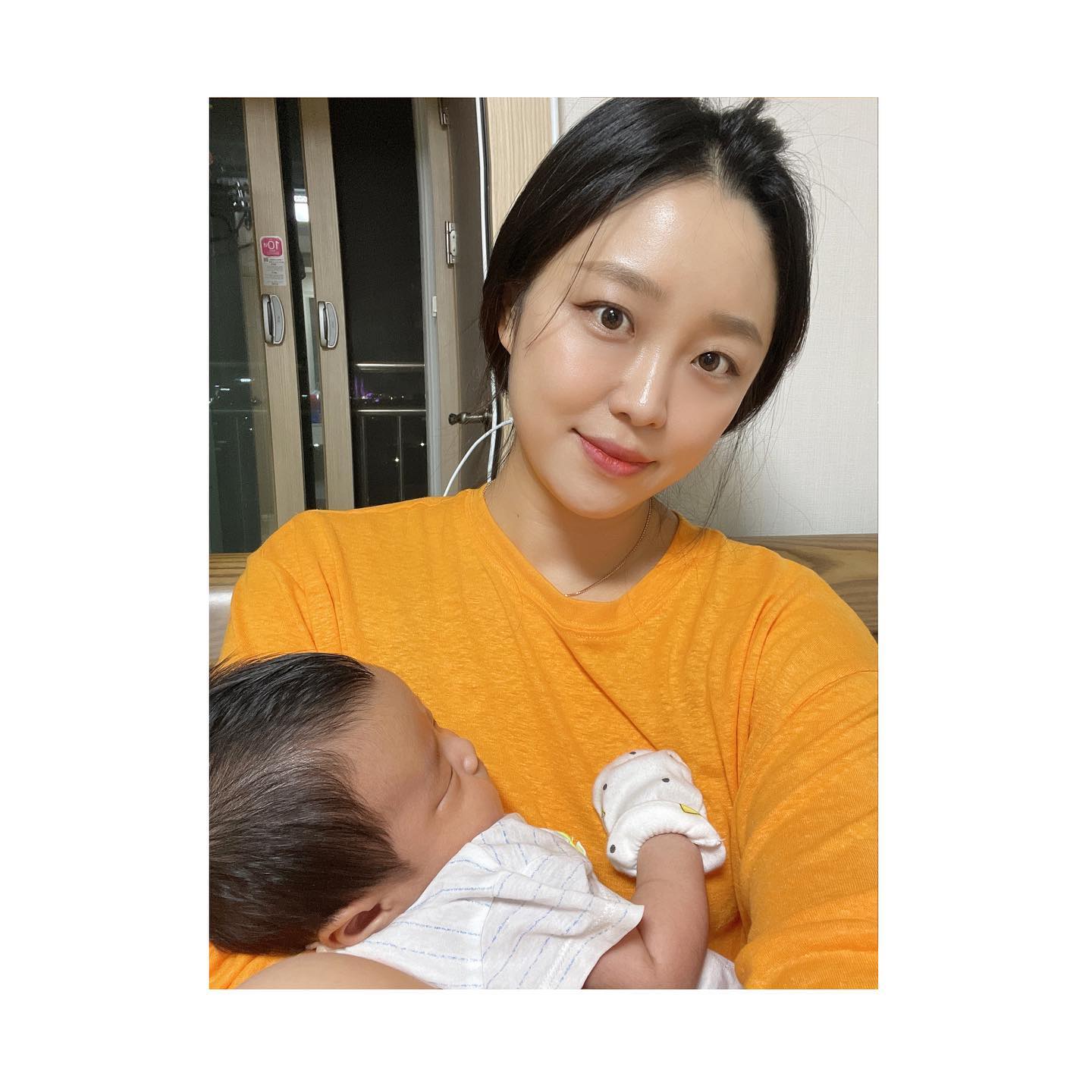 매운맛 김이현이랑 같이 사진 찍을 수 있는 유일한 시간.....😵‍💫
#잠잘때가젤예뻐