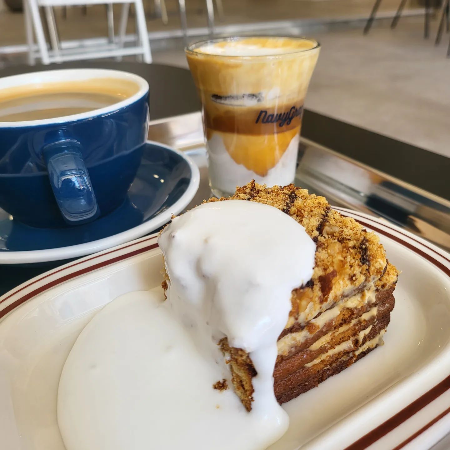 navygray_coffee 

엄마랑 단둘이🙆‍♀️