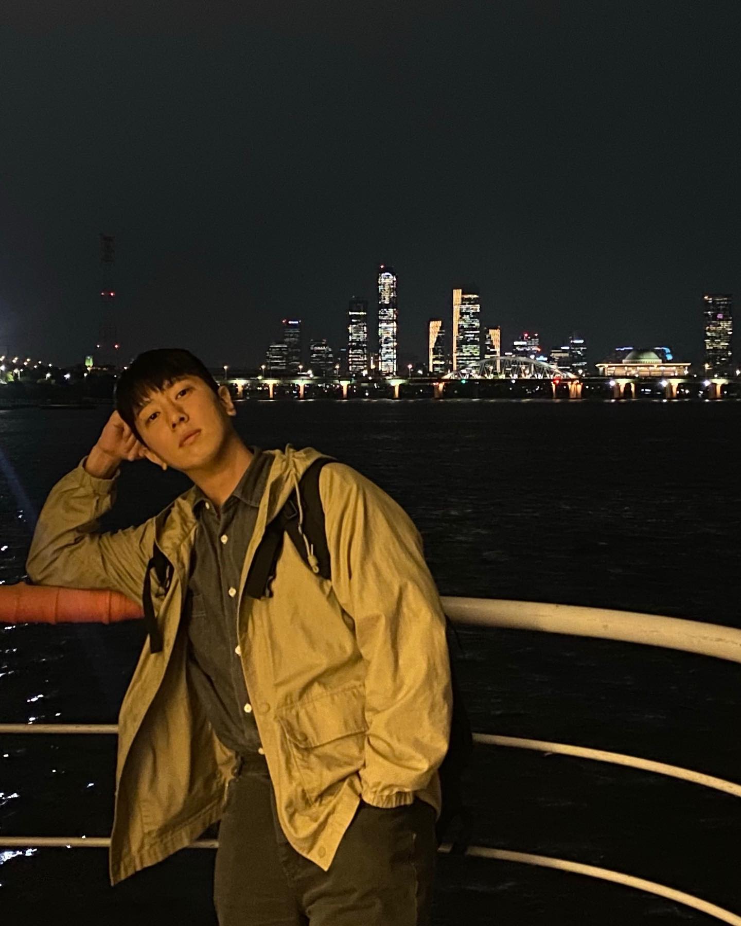 아직 외투가 필요하던 5월의 밤은 또 기록해놔야지~