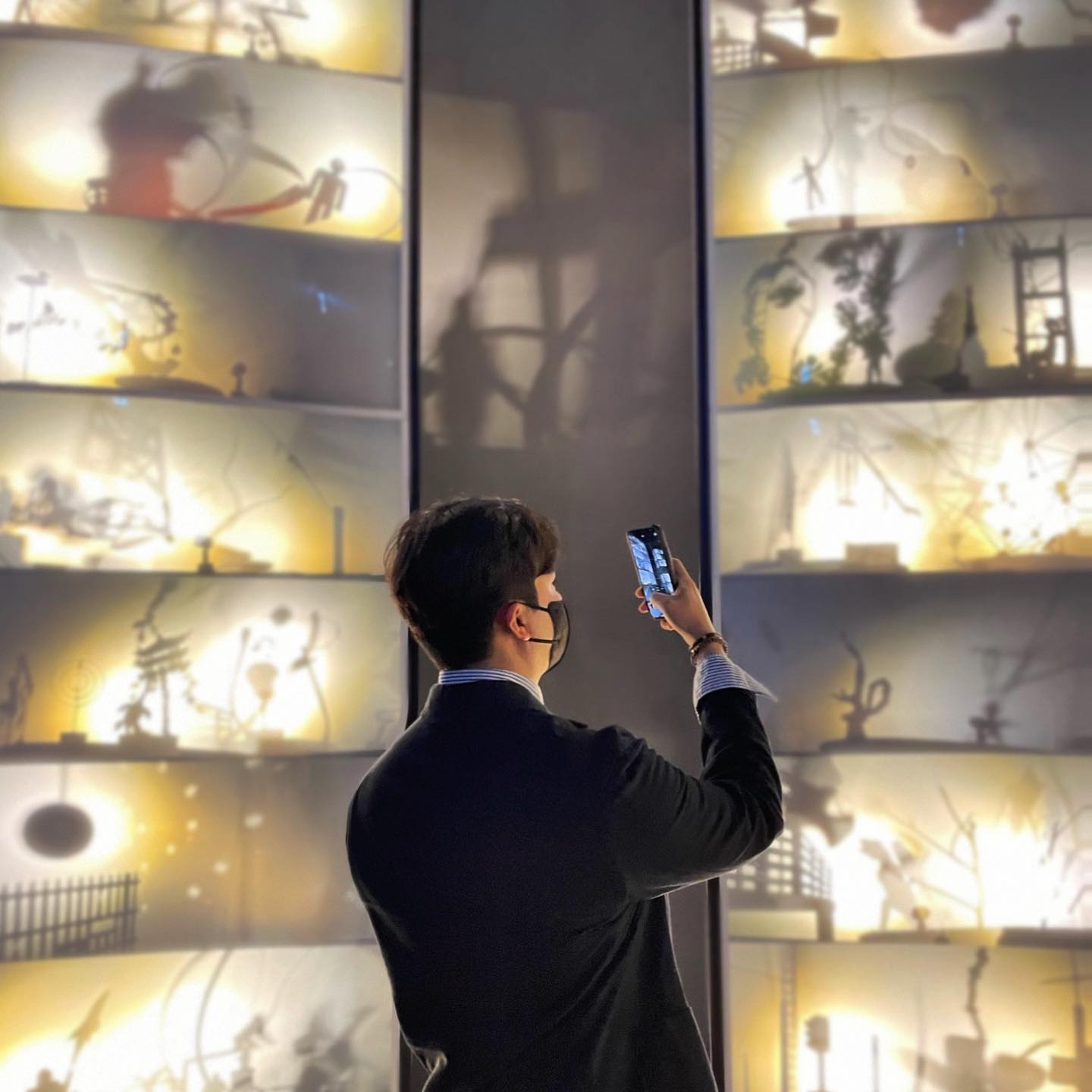 .
My your memory🤳🏻
어제의 정보와 삶의 방식이 
오늘은 용인되지 않는 시대를 살아가는 우리는 
무엇을 삶의 기준으로 삼아야 하는가
.
#삼청동 #국립현대미술관 
#나너의기억 #전시회 #나드리