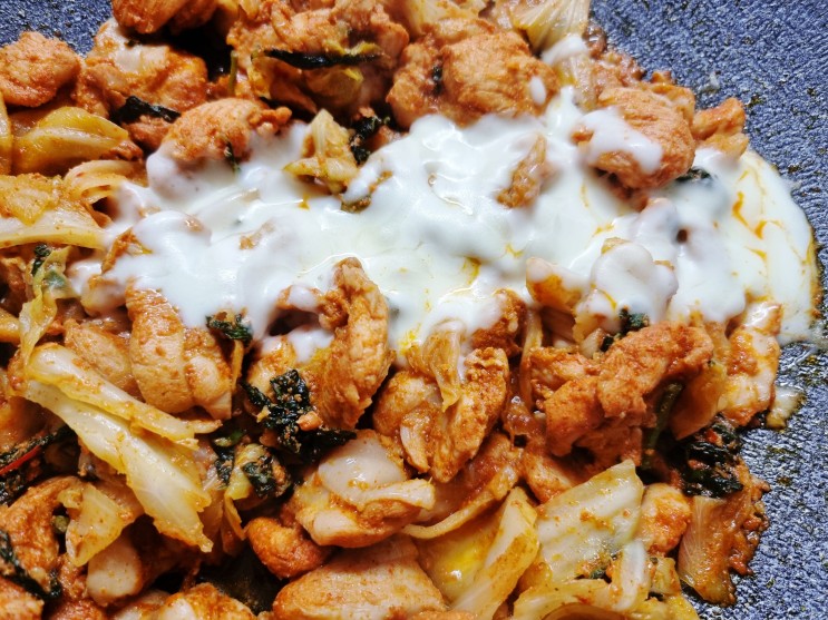 윙잇 고른 치즈 김치 닭갈비 밀키트 야채 준비해서 볶자