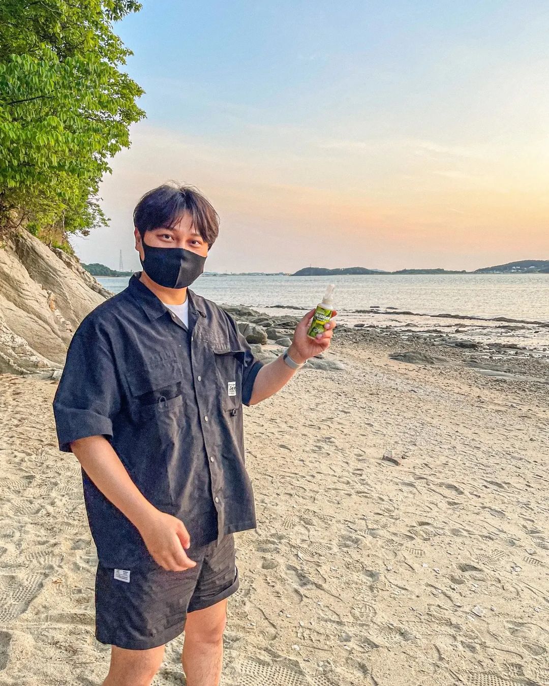 오인영 on Instagram: “덥다 더워.. #광고 x @surgecool 더위도 잘 타고, 땀도 많고.... 한 여름엔 백보킹 아니면 잘 안다니는 편인데 한 방에 둘 다 해결해보리기~ 👍 써지쿨 아웃도어 쿨링 스프레