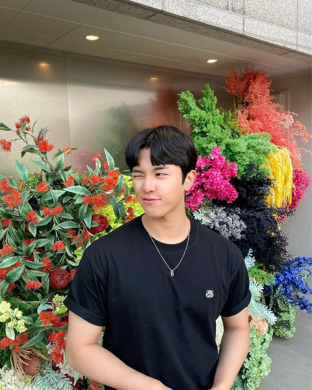 도루 DORRU on Instagram: “#광고 귀염뽀짝한 너구리 자수 포인트, 시원한 반팔T-shirrrrskkrt🙊 @geecoon_official 에서 심볼 자수 반팔 티셔츠를 제공 받았습니다! 쿨코튼 소재의 기능성 원단으로 올 여