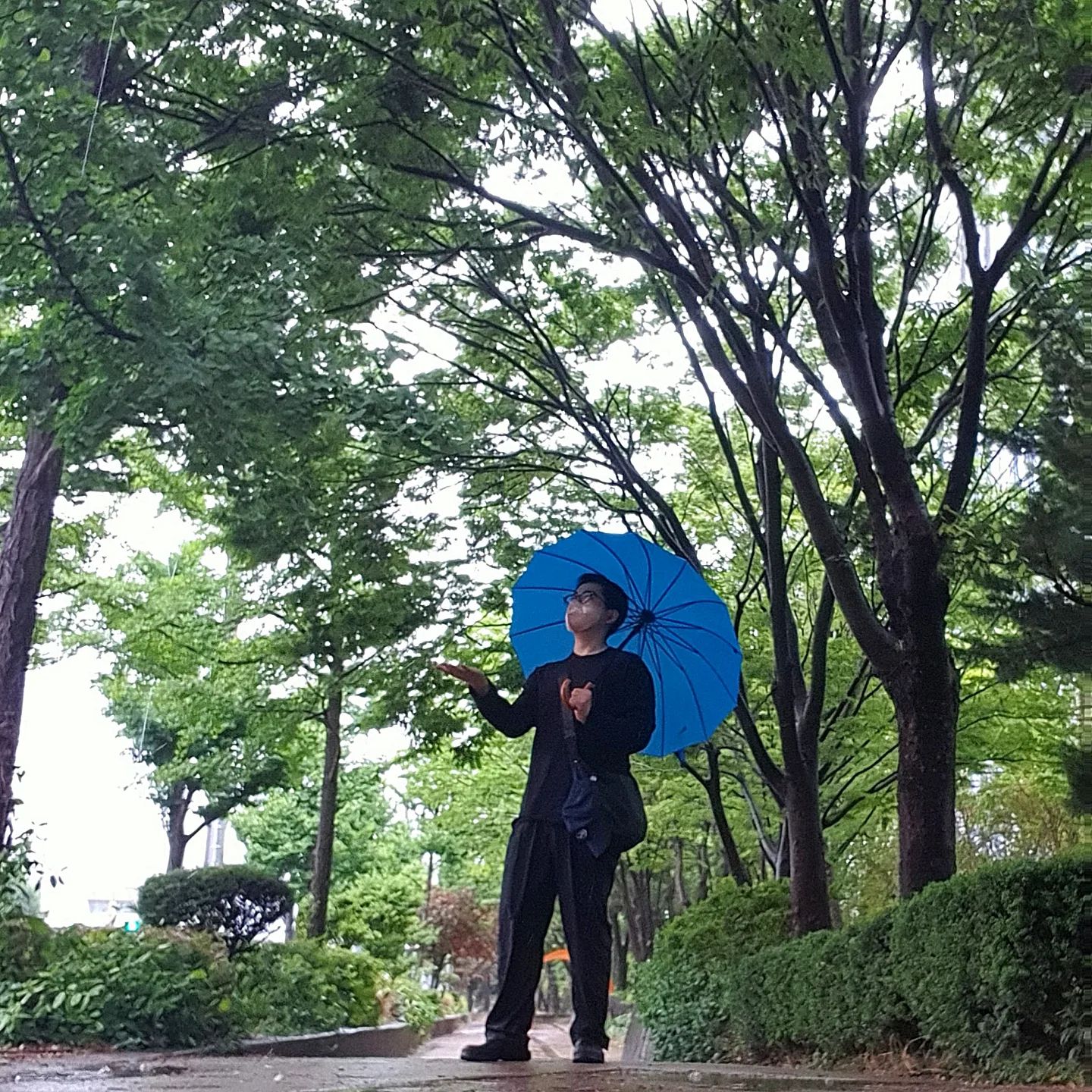 비 오는 날에는 방수 무적룩 💦☂️