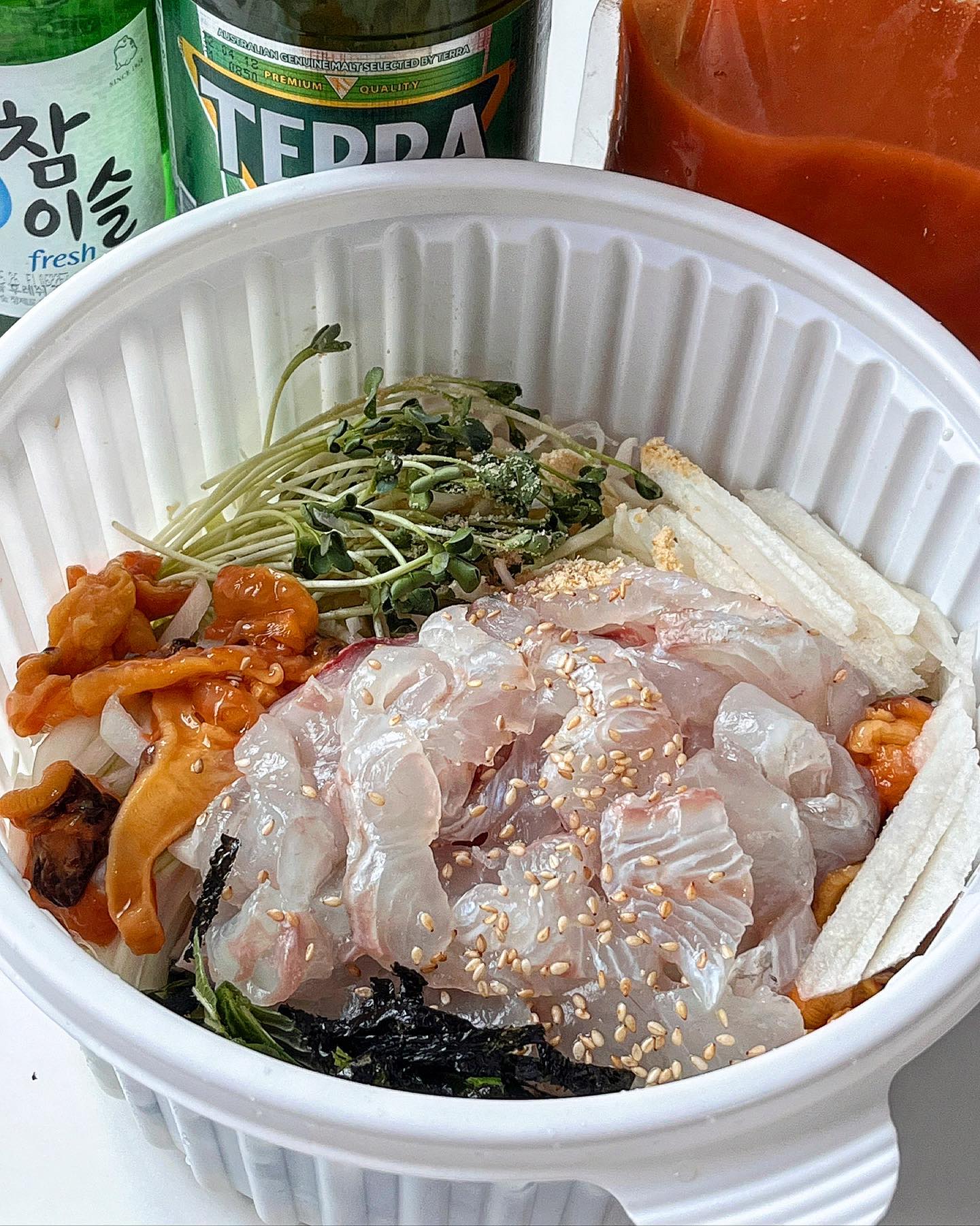 #협찬 <#가락몰회센터 태평양수산>
가락몰 물회전문점!
회도 두툼, 싱싱하고 많이 들어가있어 중자로도 3명이서 먹기 충분하다.
배달, 포장도 가능해 여름에 시원하게 즐기기👍👍

🔸중자 (회, 멍게) 28,000원

#나랑_가락 #나랑_송파 #가락몰 #가락시장 #가락시장맛집 #가락시장물회 #물회맛집 #물회 #송파맛집 #잠실맛집 #잠실물회